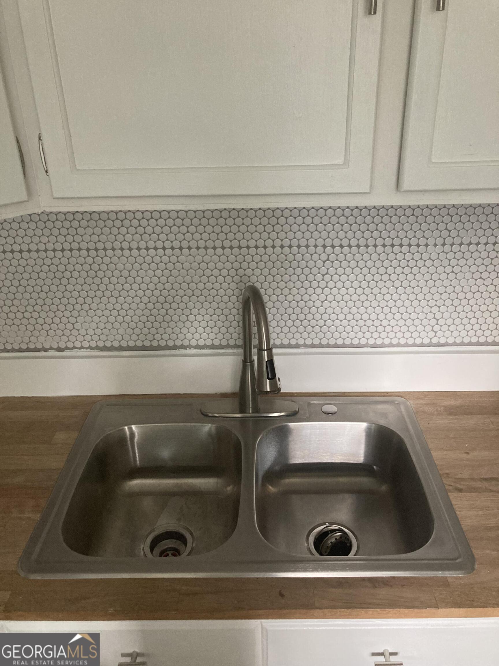 905 Cubbedge Street Property Photo 17