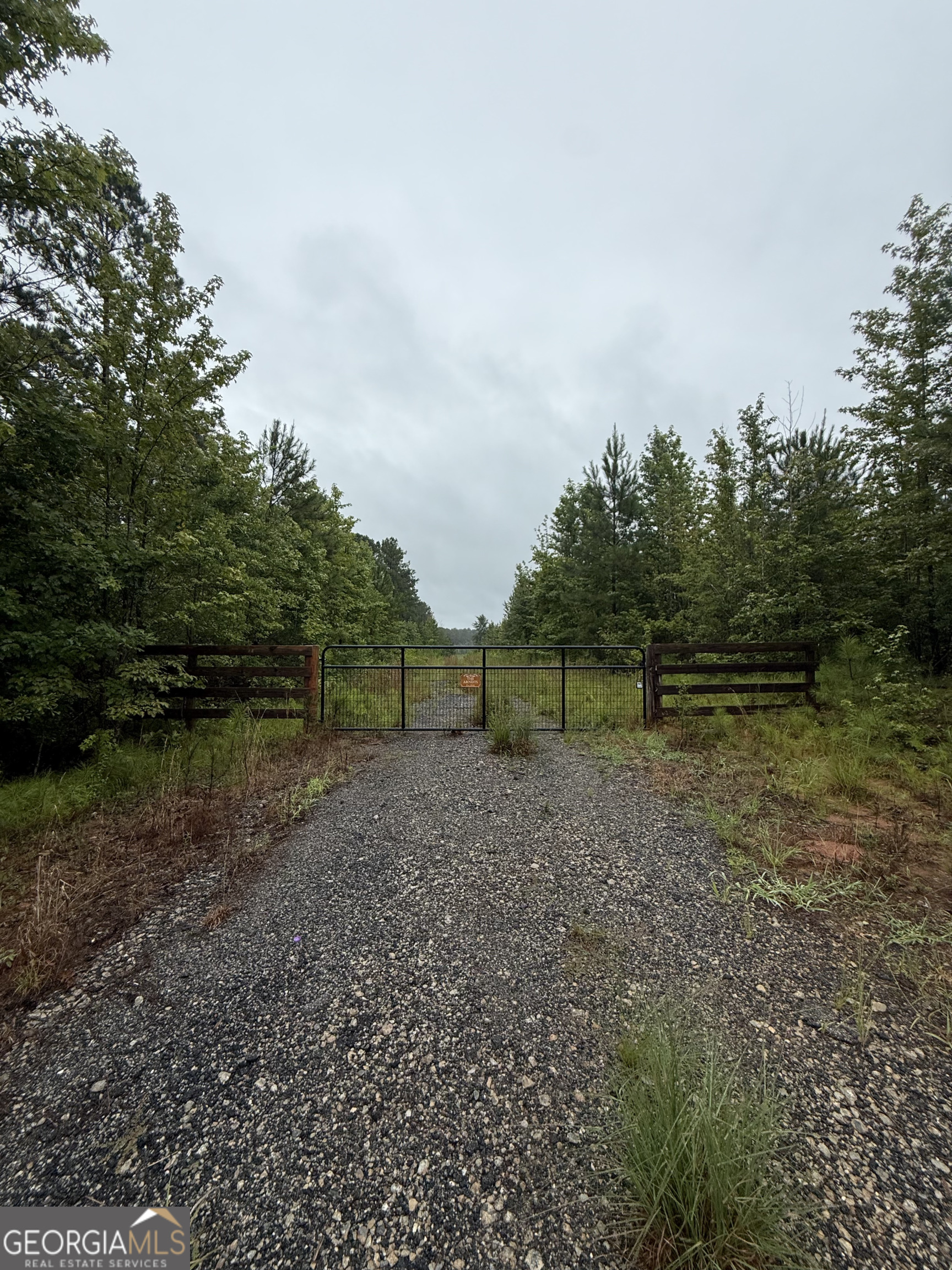 2860 Sewell Road Property Photo 1