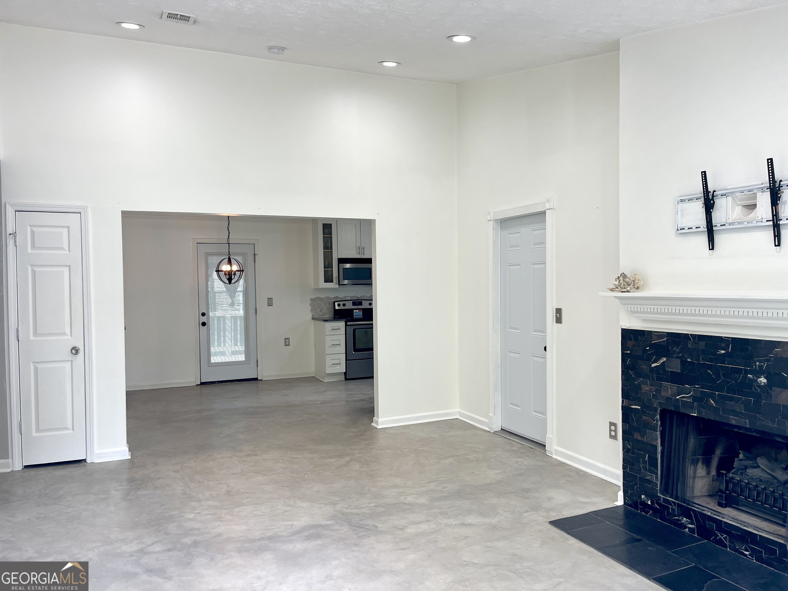 101 Alice Court Property Photo 1