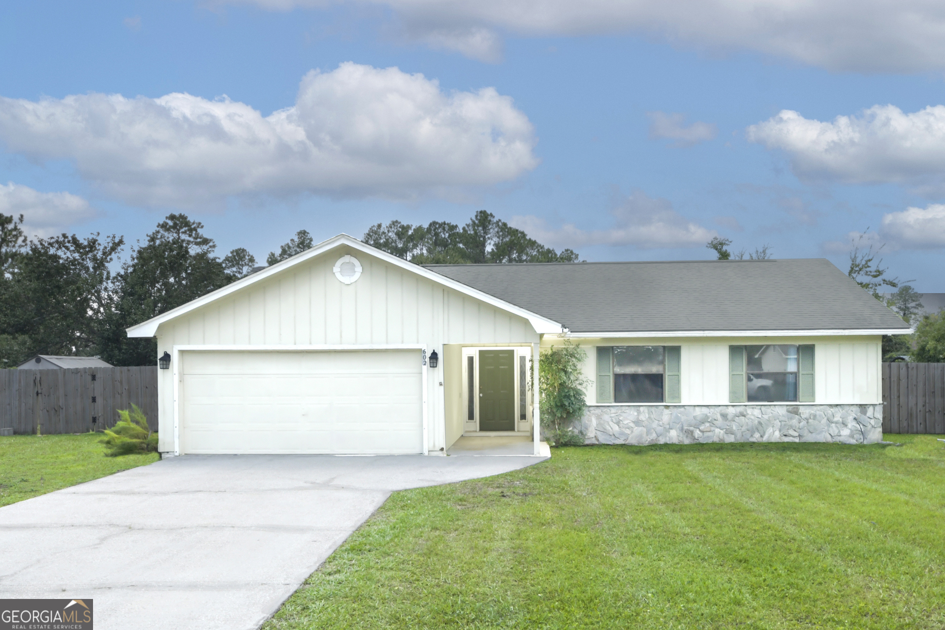 602 Kings Way Property Photo 1