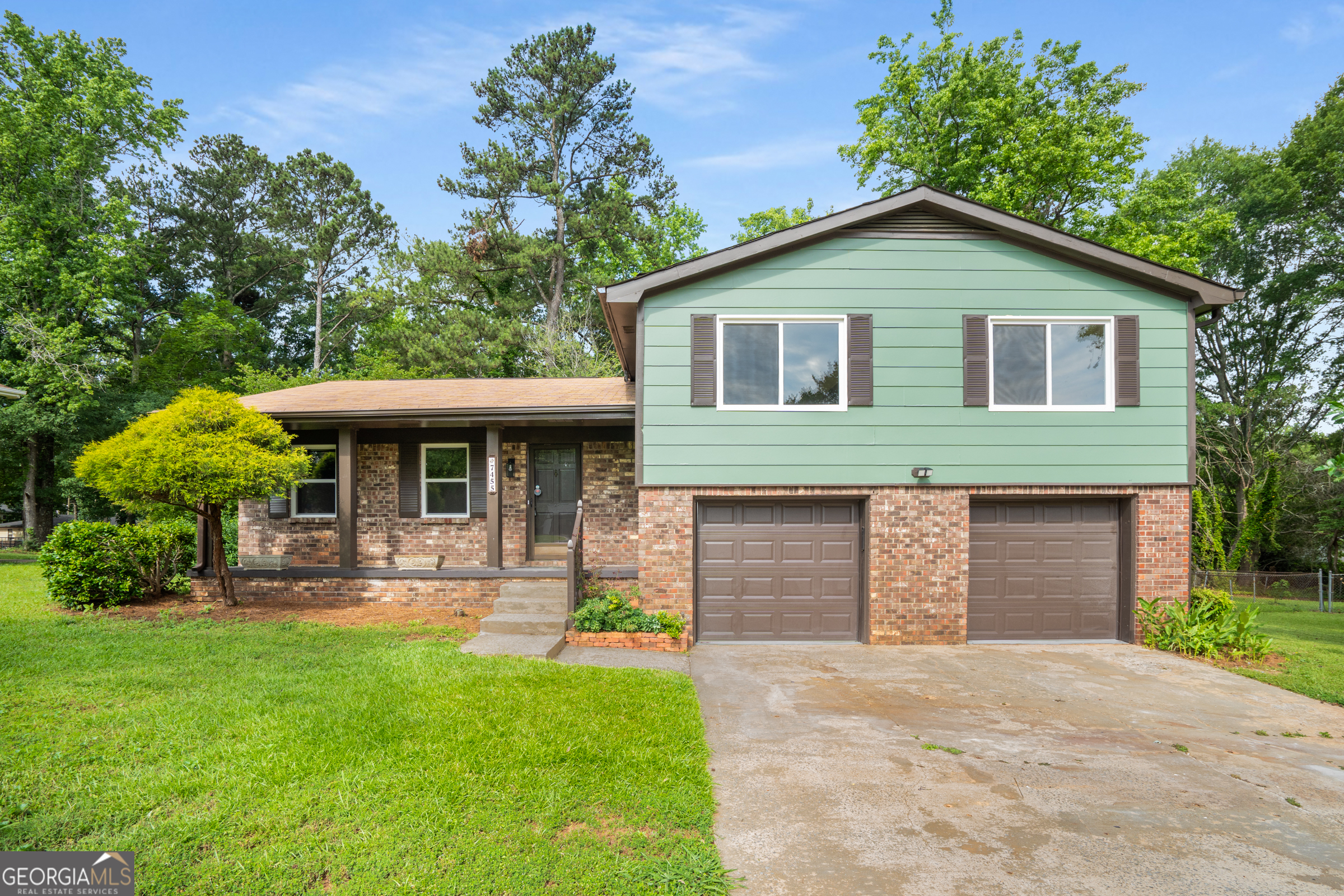 7455 Dover Court Property Photo 1