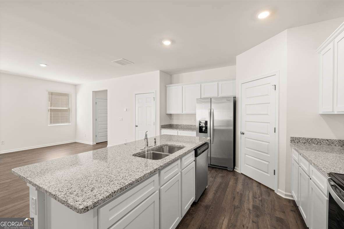 6100 Knickerbocker Street Property Photo 1