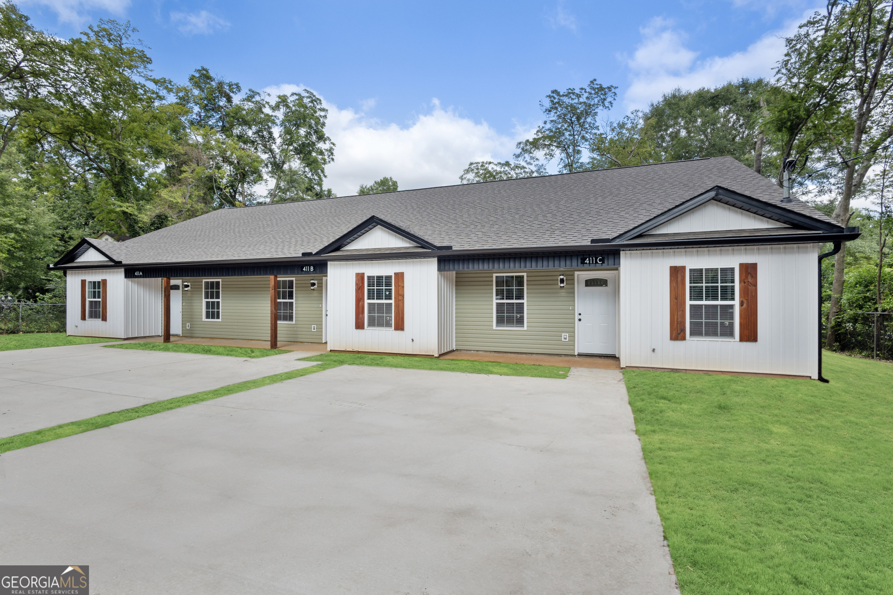 411 Boulevard Street Property Photo 1