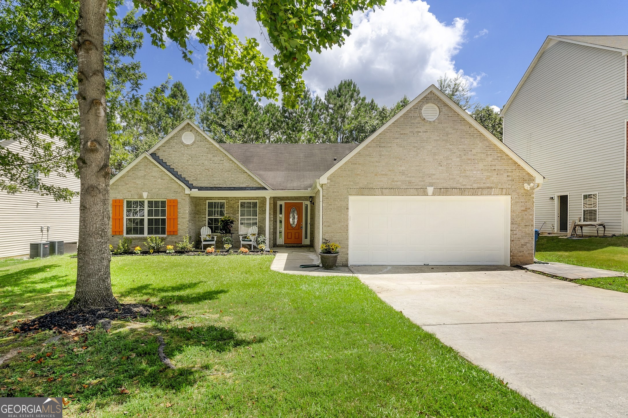 2277 Ne Grassy Spring Court Property Photo 1
