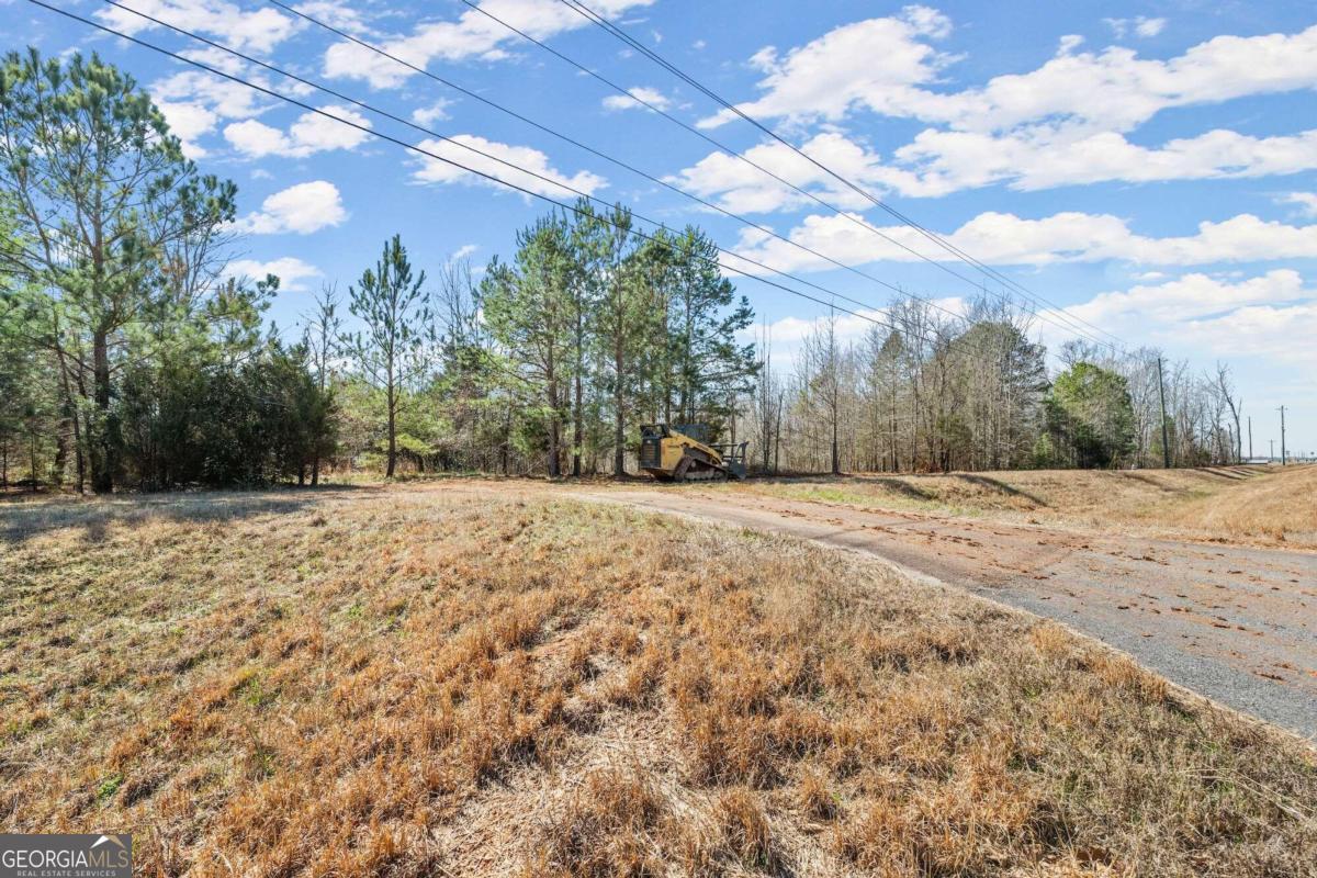 4 W Farm Road Property Photo 8