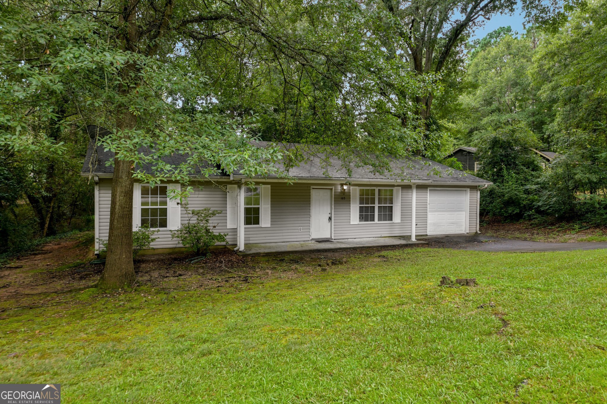 103 N Circle Drive Property Photo 3