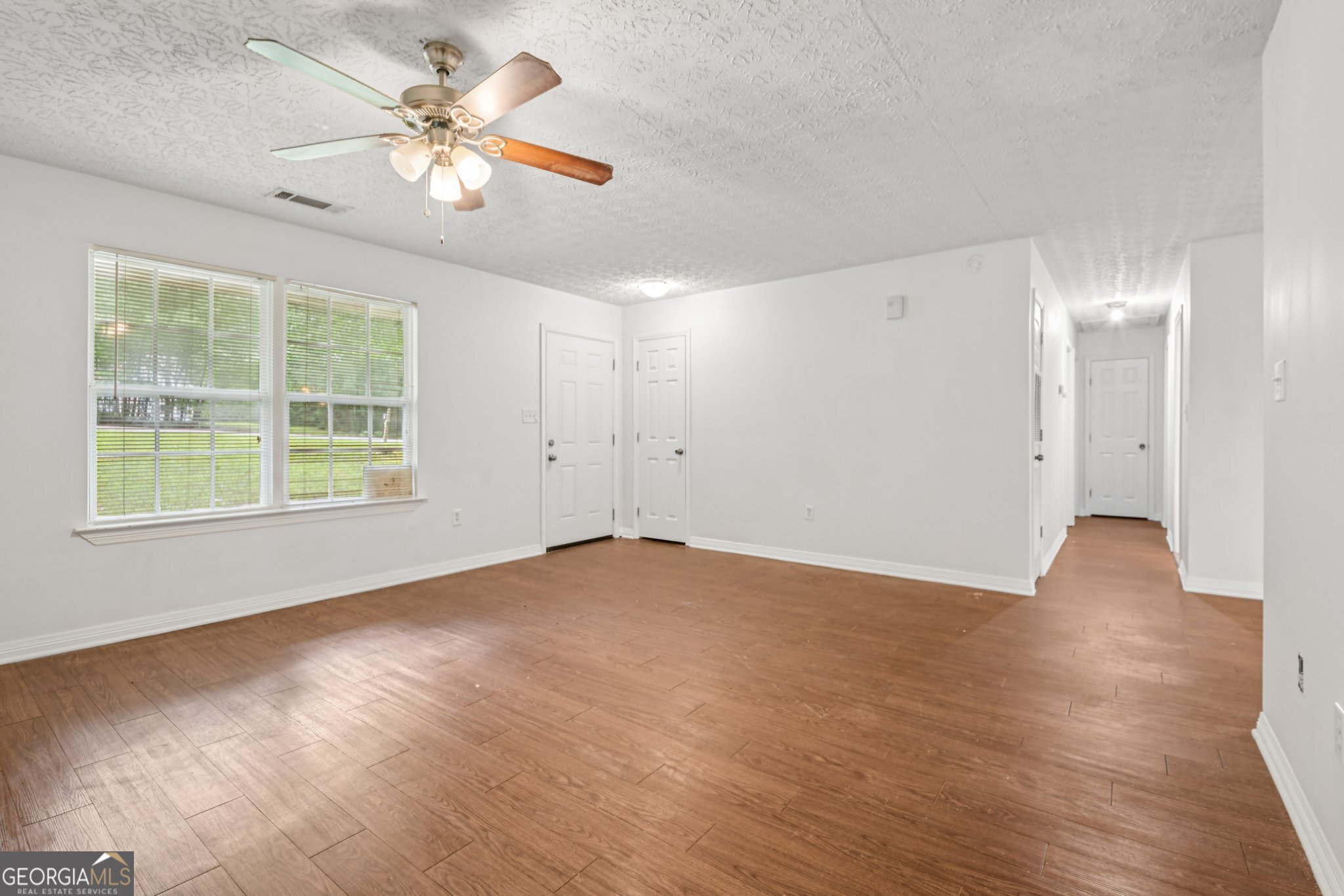 103 N Circle Drive Property Photo 8
