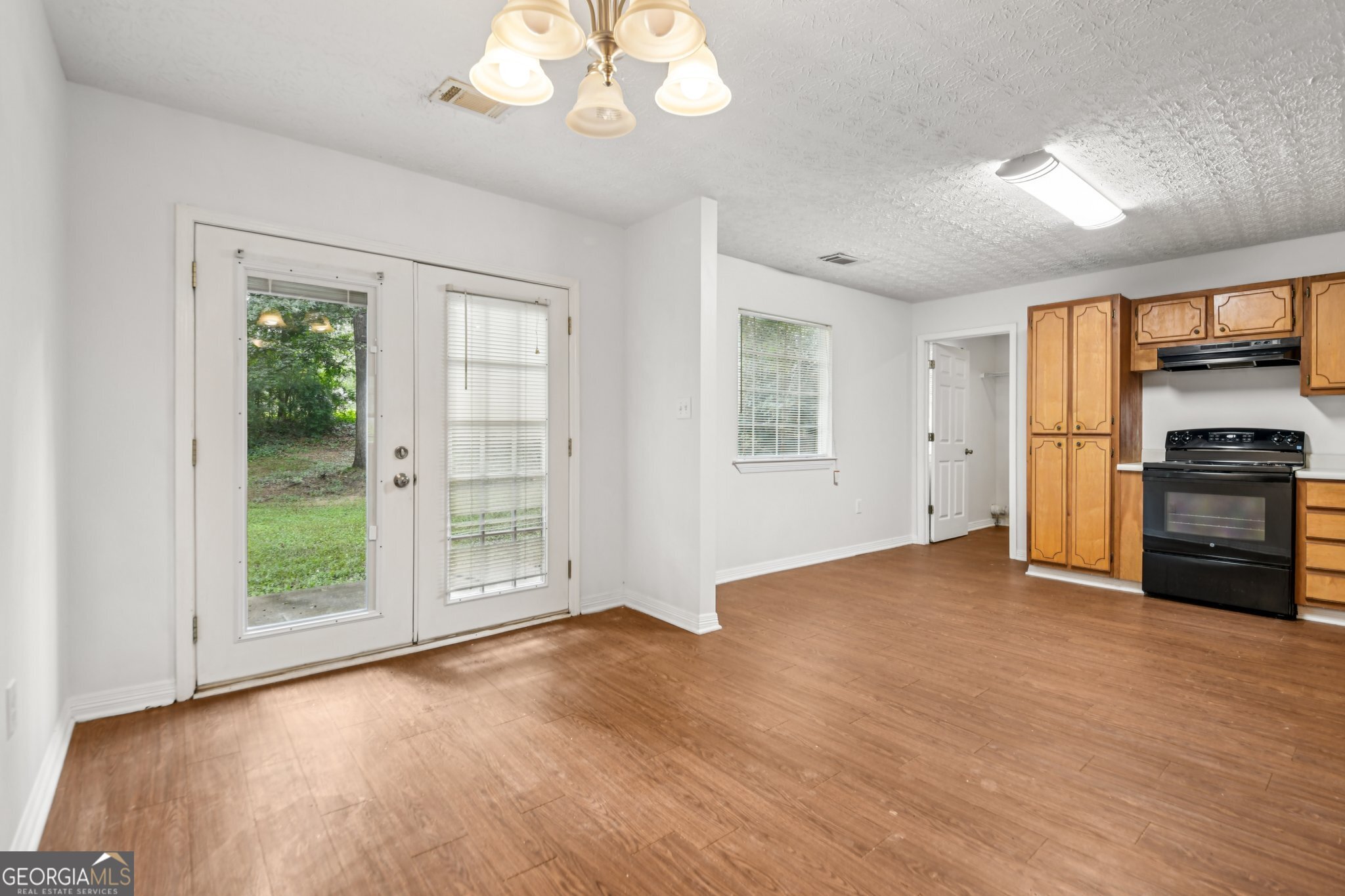 103 N Circle Drive Property Photo 12