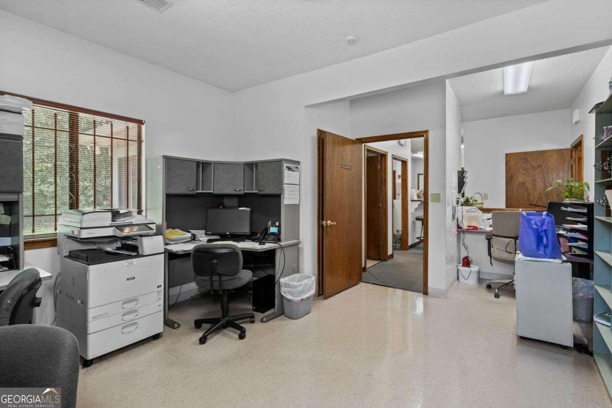 2950 Stone Hogan Conn Sw Bldg 4 Property Photo 5