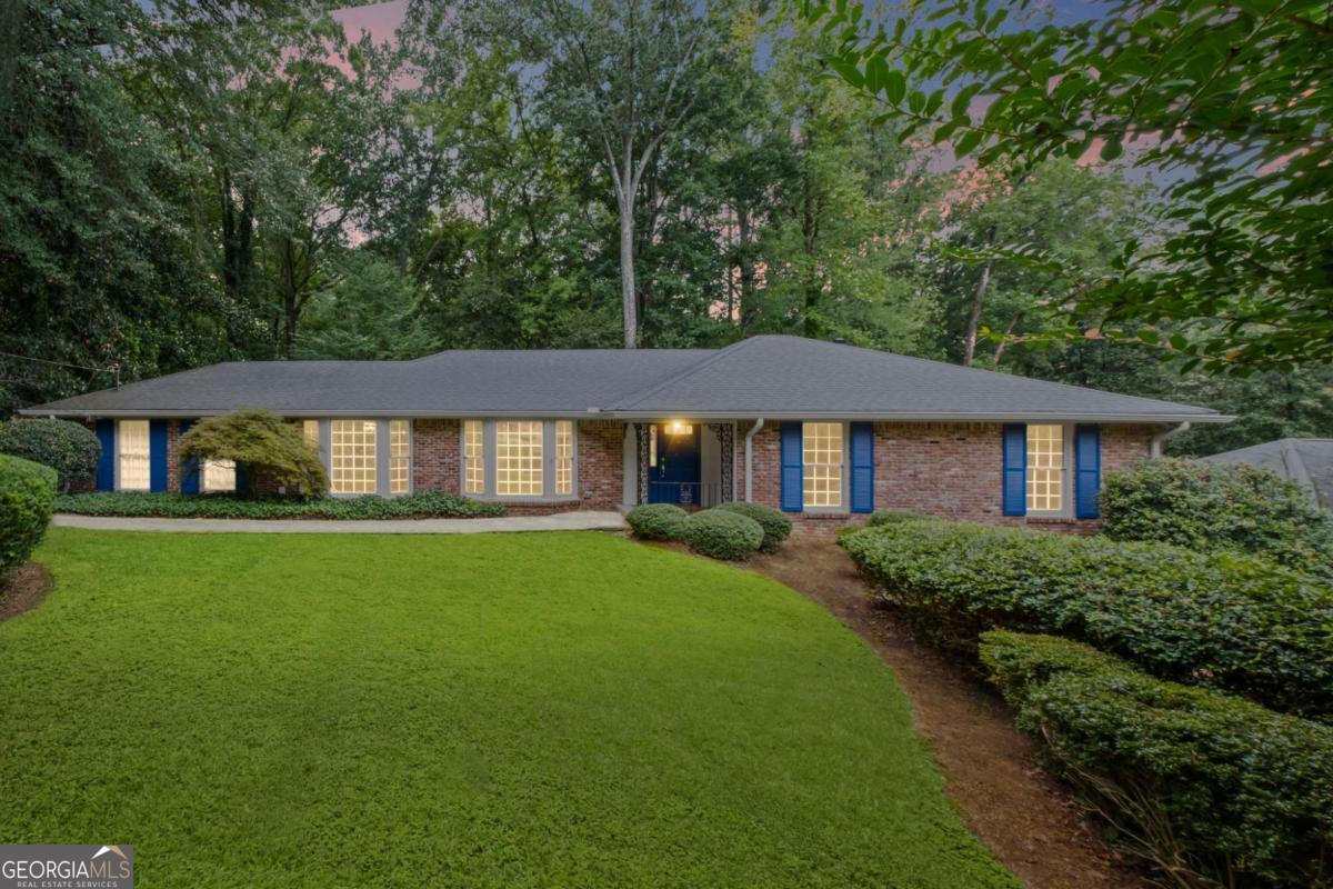 6160 River Shore Parkway Property Photo 1