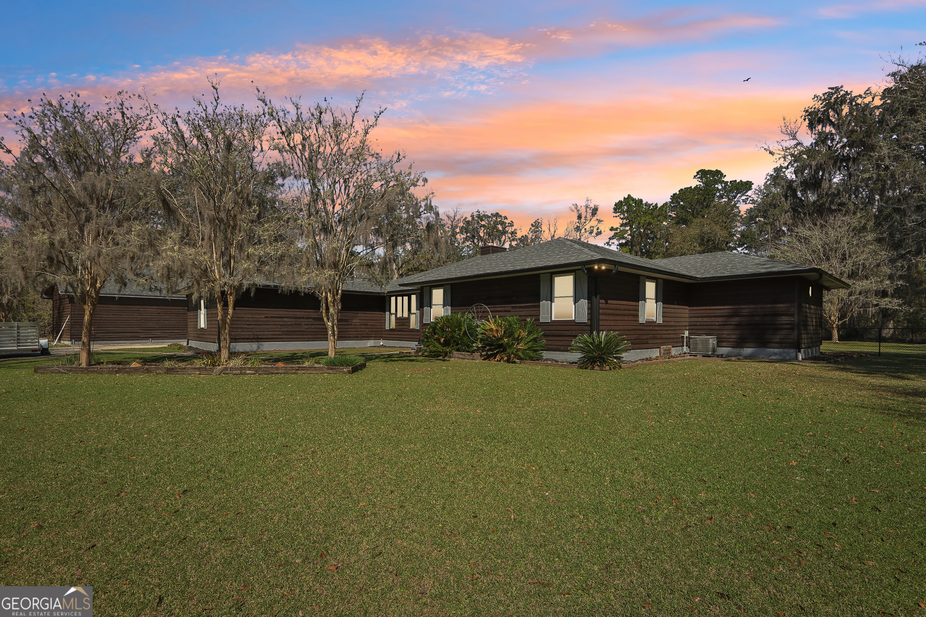 325a White Oak Place Property Photo 1