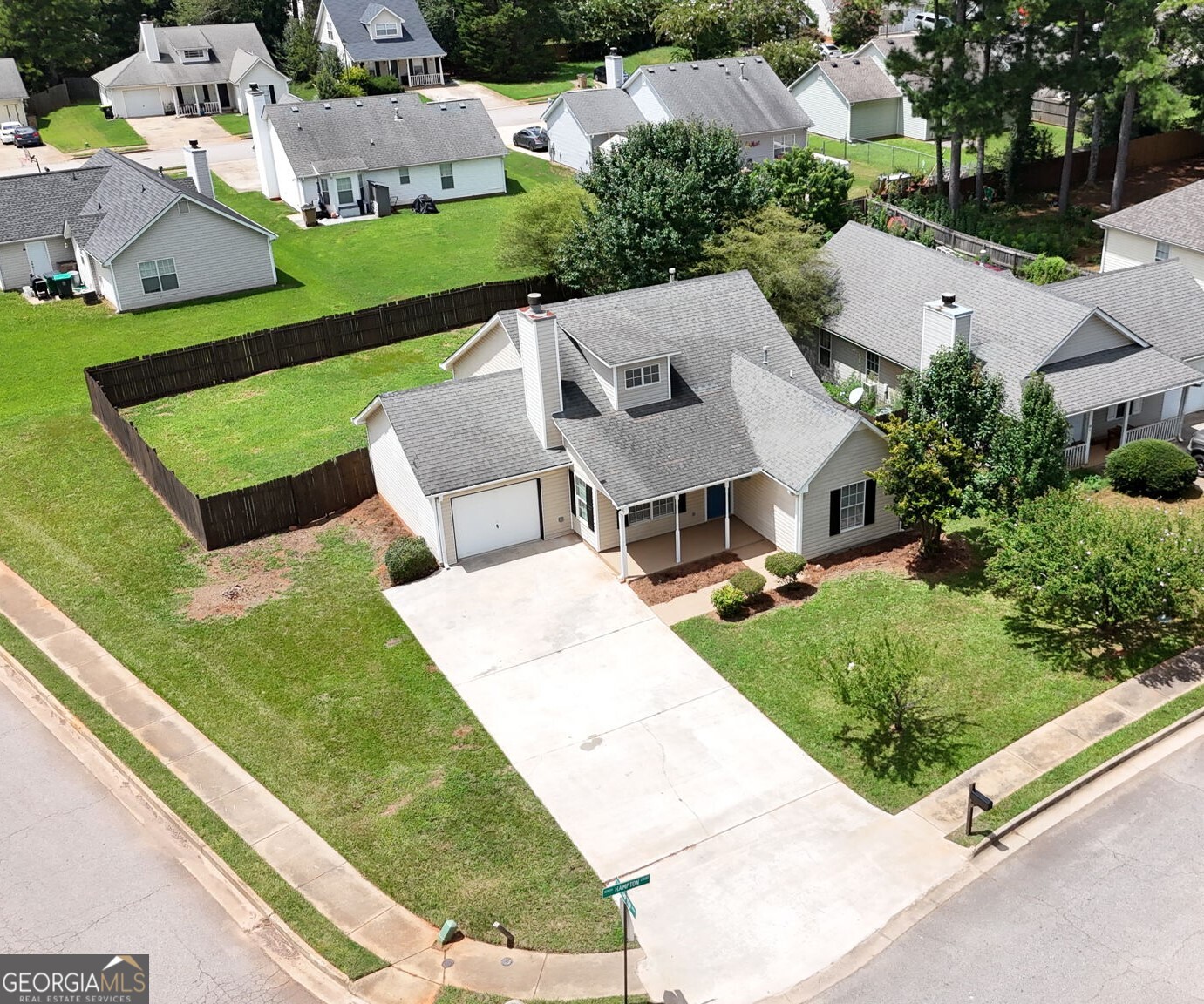 1501 N Hampton Ct Property Photo 1