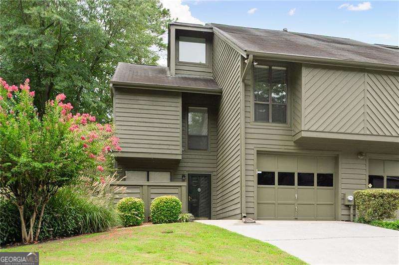 1097 Creatwood Circle Se Property Photo 1