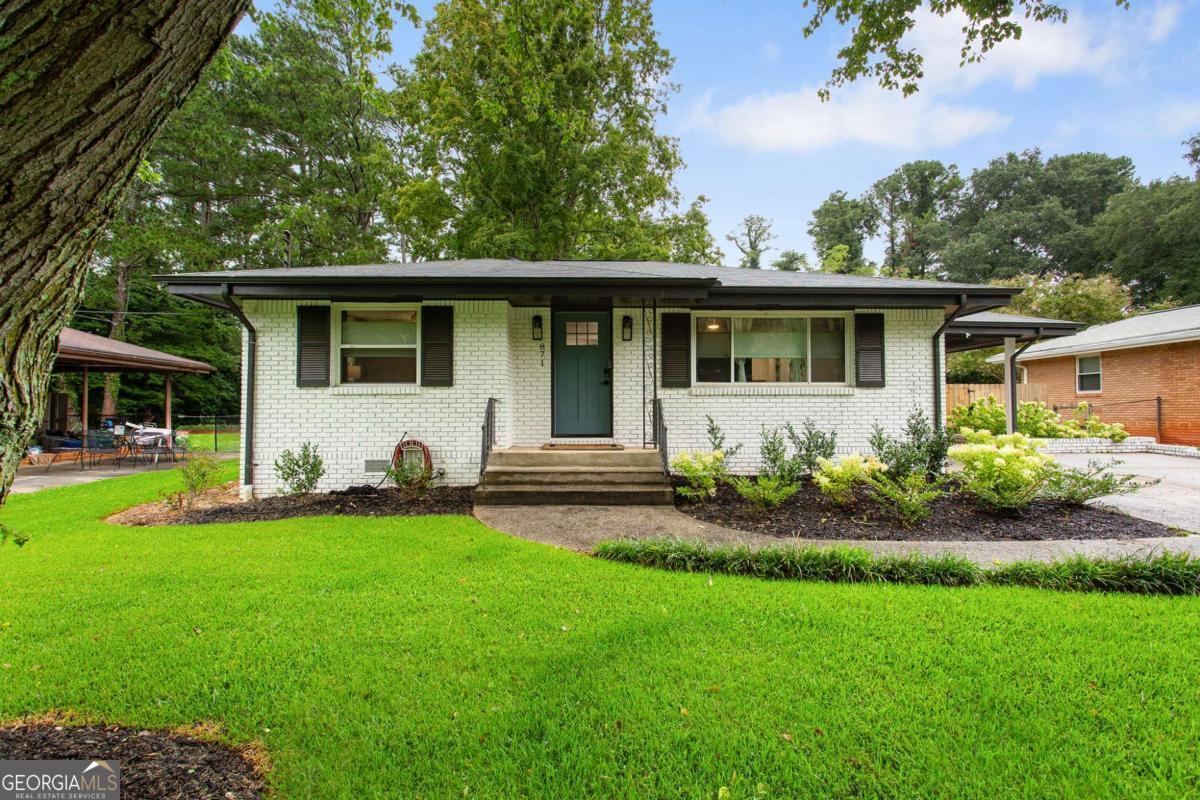 871 Lake Court Se Property Photo 1