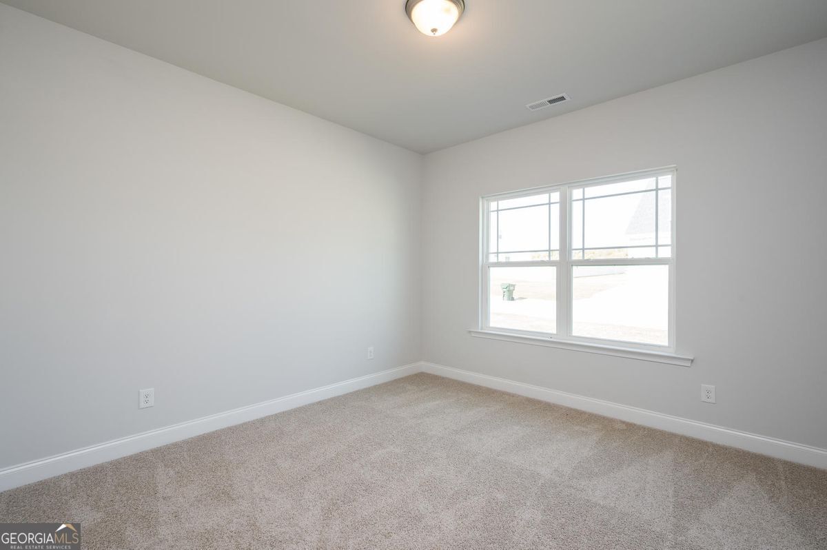 885 Eagle Heights Drive Property Photo 6
