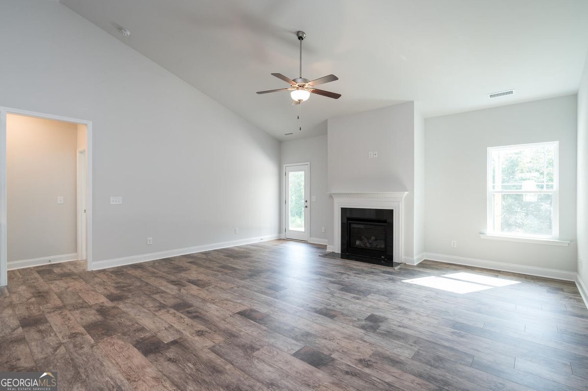 885 Eagle Heights Drive Property Photo 12
