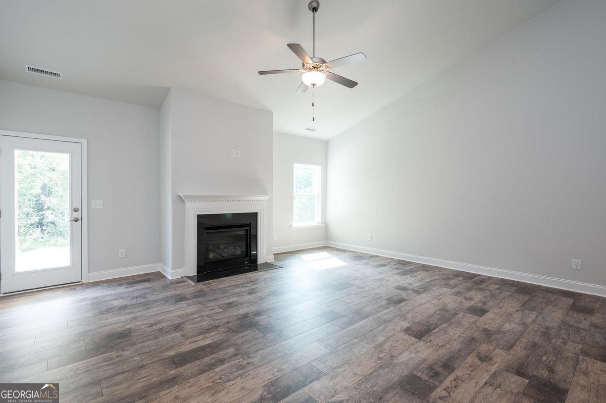 885 Eagle Heights Drive Property Photo 13