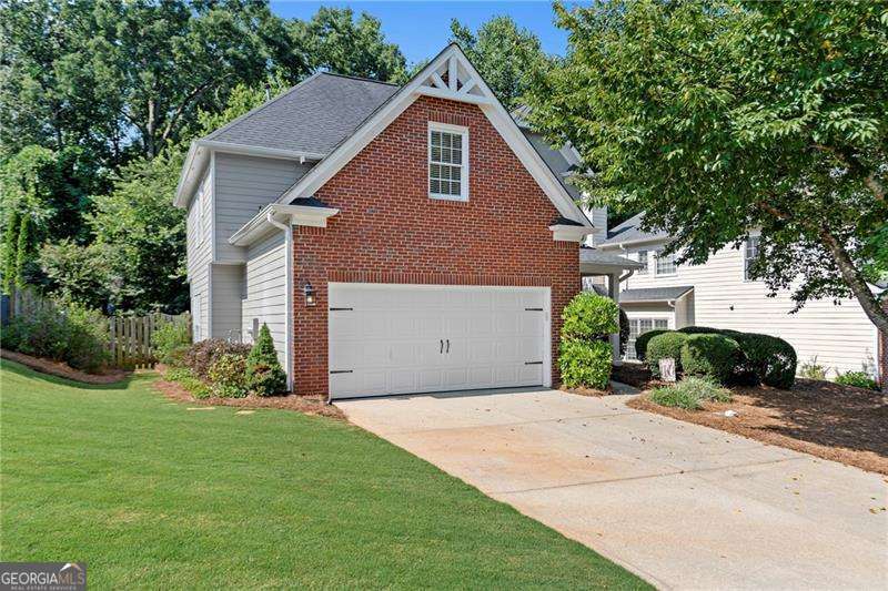 1114 Glenrose Drive Se Property Photo 1