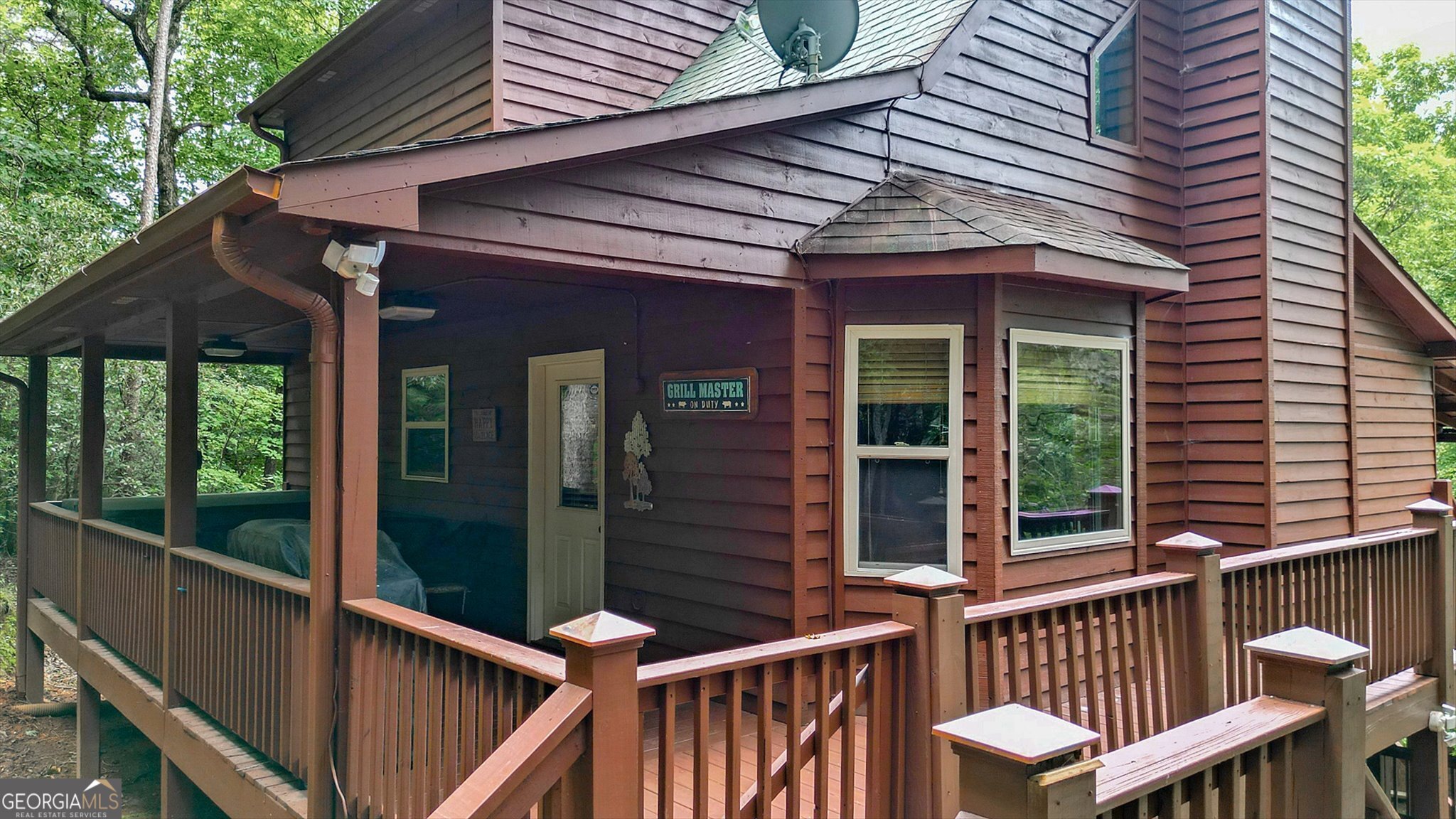 1122 Beaver Lake Drive Property Photo 2