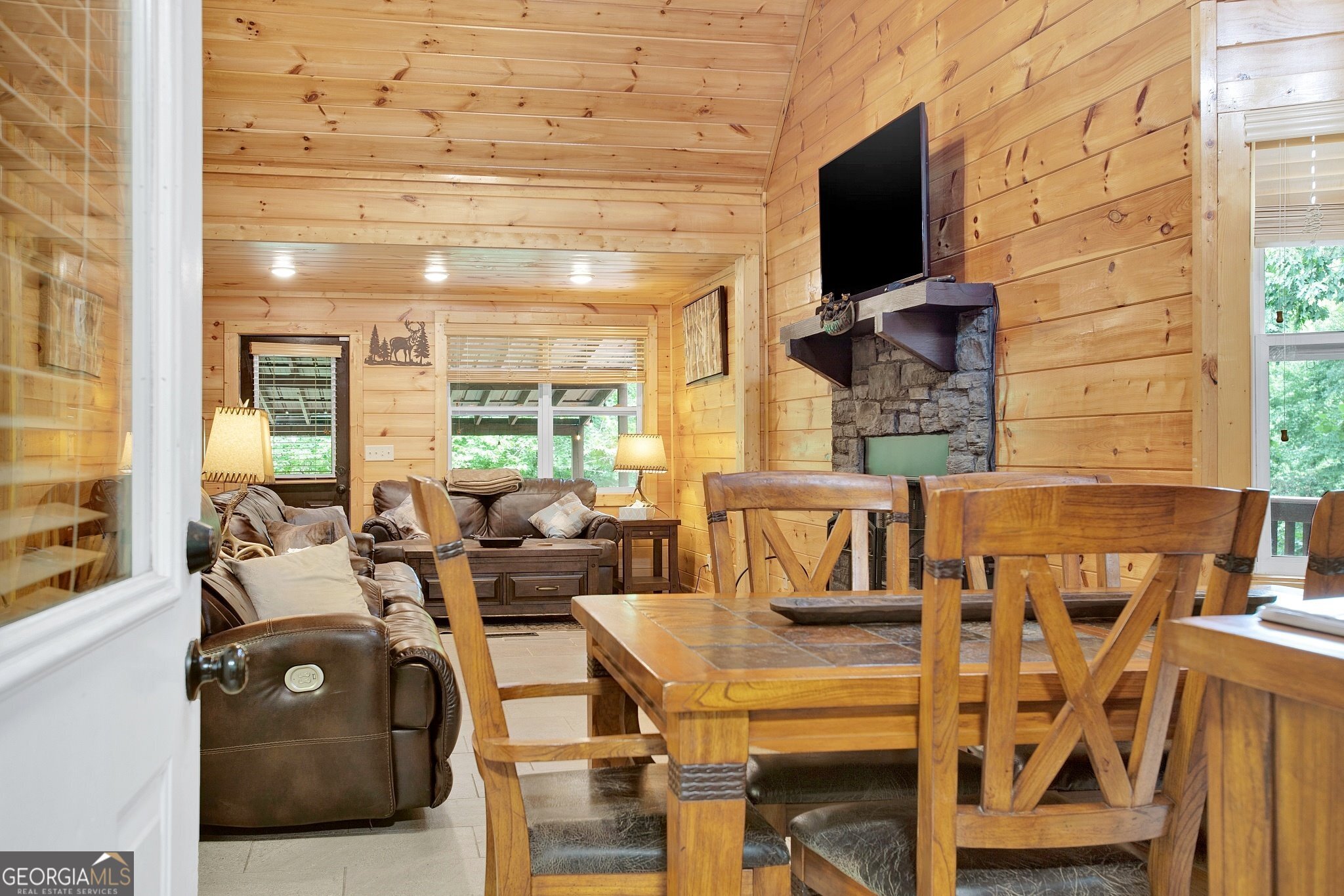 1122 Beaver Lake Drive Property Photo 7