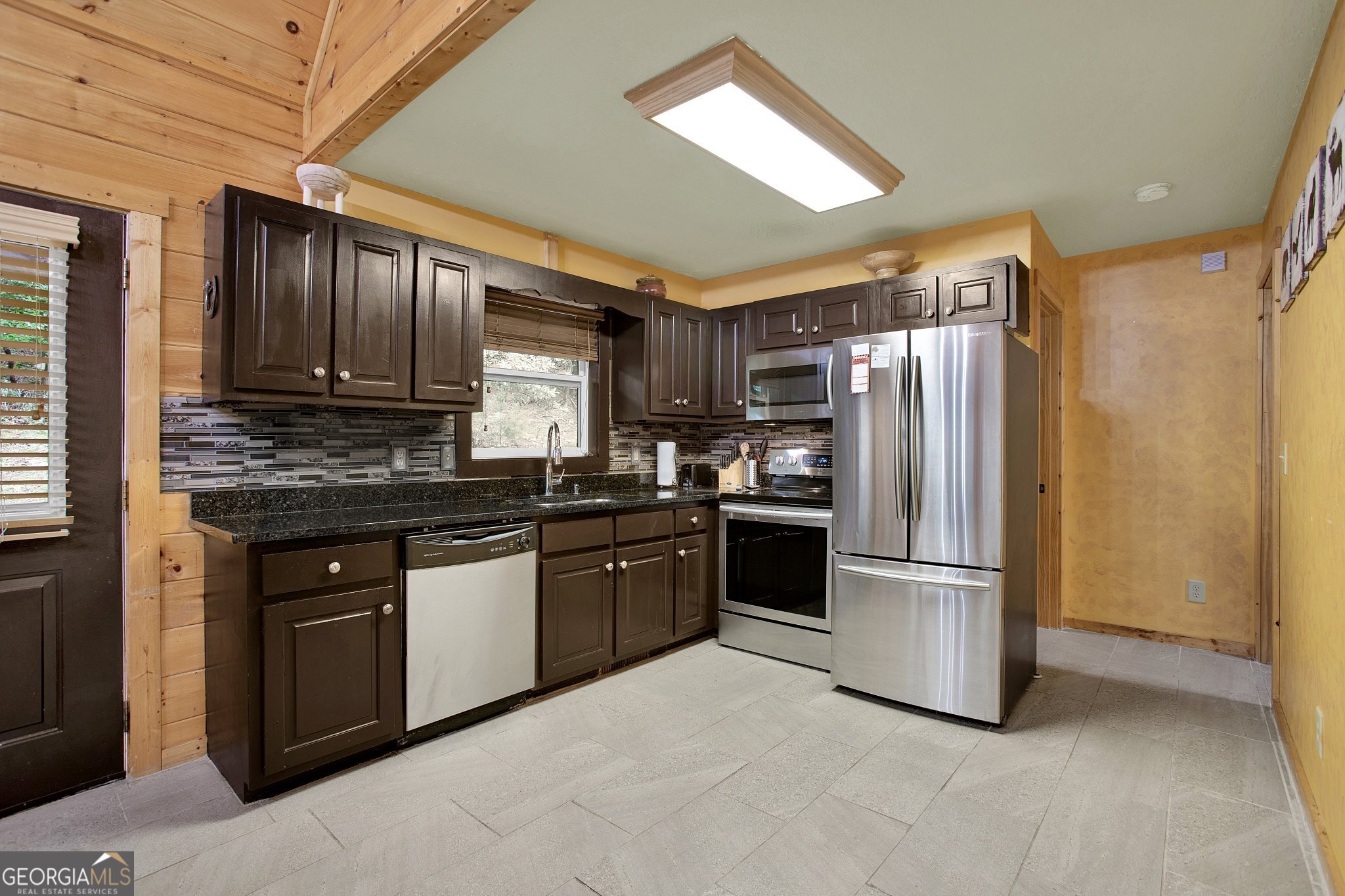 1122 Beaver Lake Drive Property Photo 10