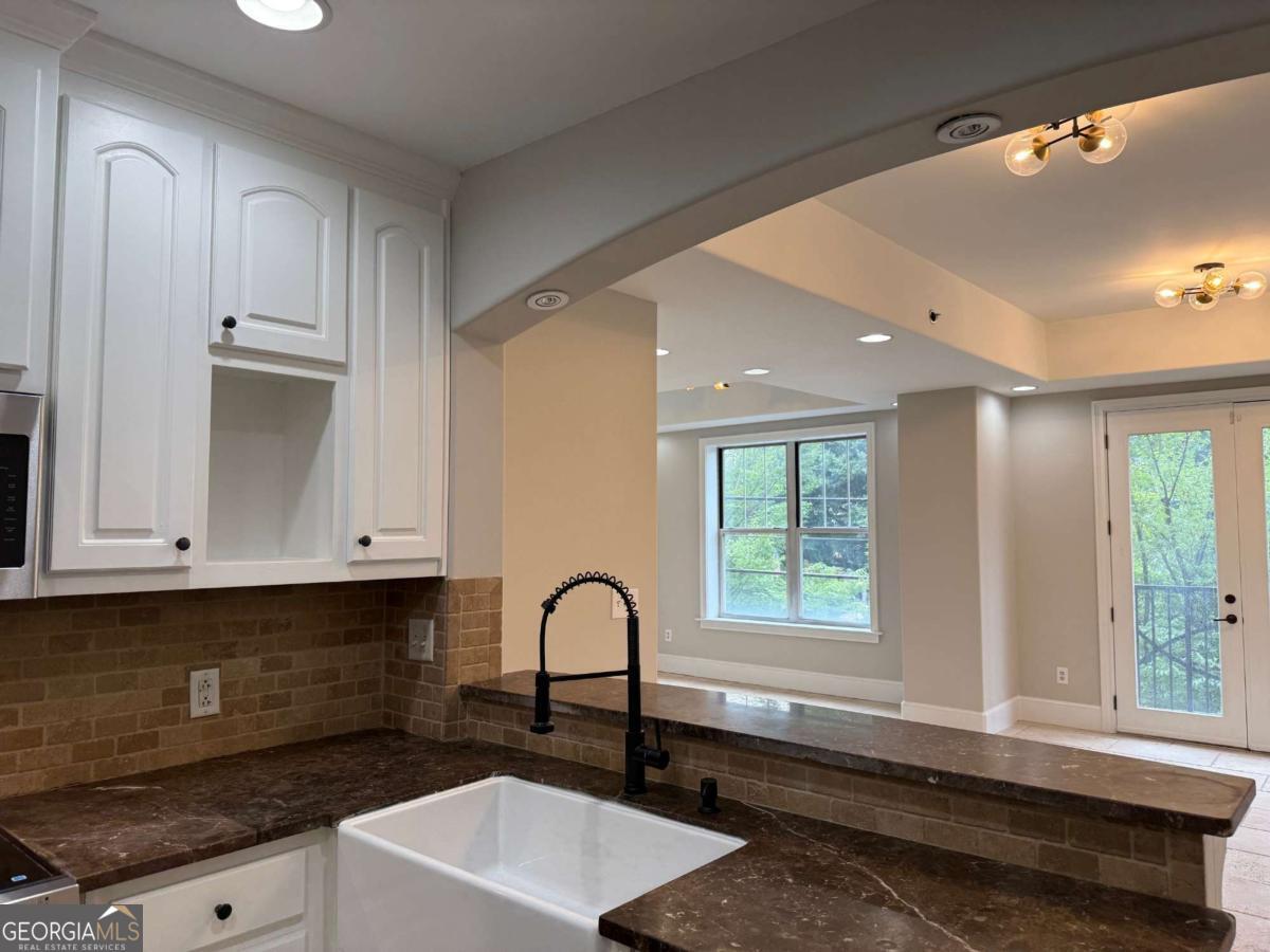 2255 Peachtree Road Ne # 322 Property Photo 11