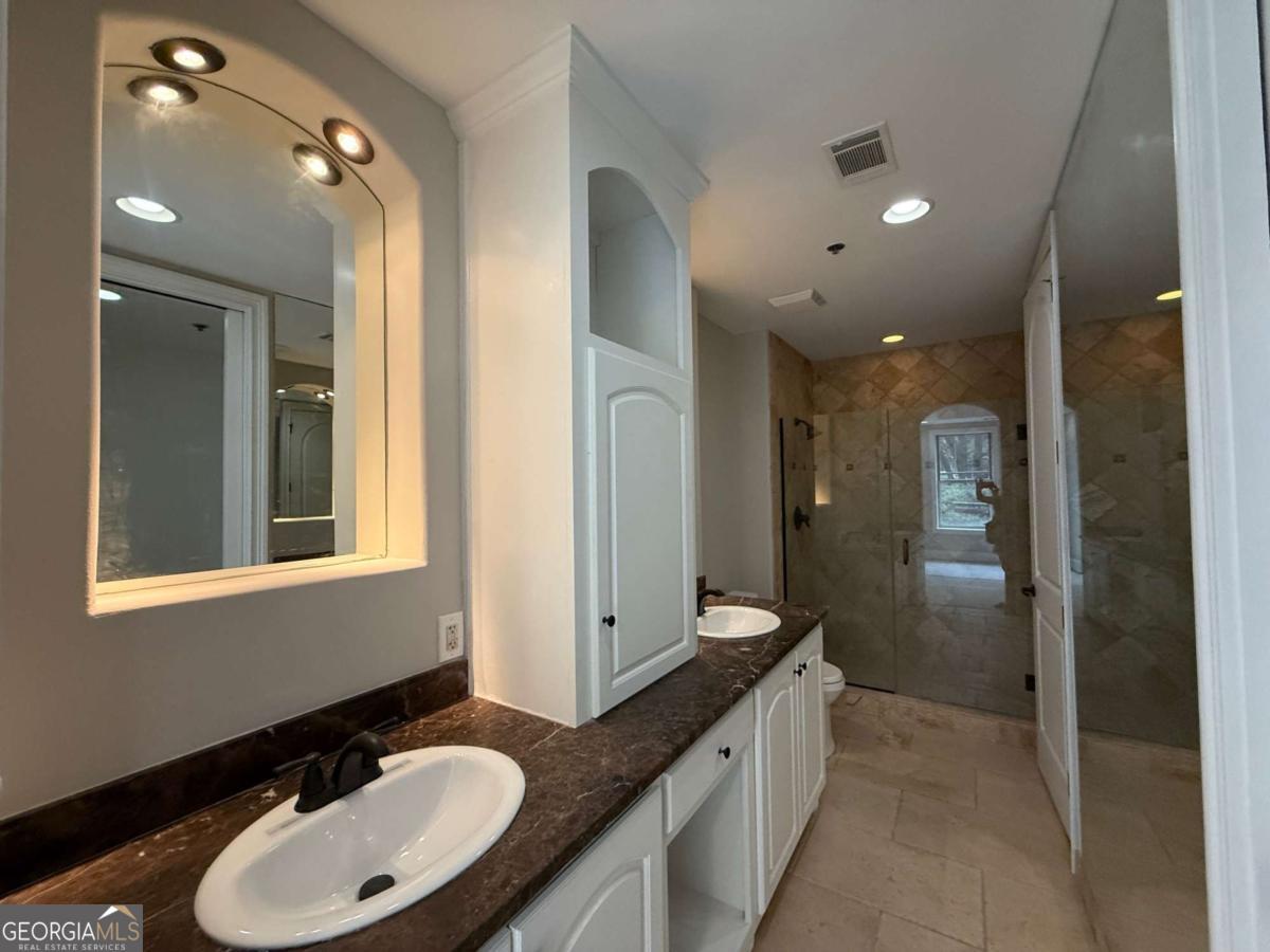 2255 Peachtree Road Ne # 322 Property Photo 13