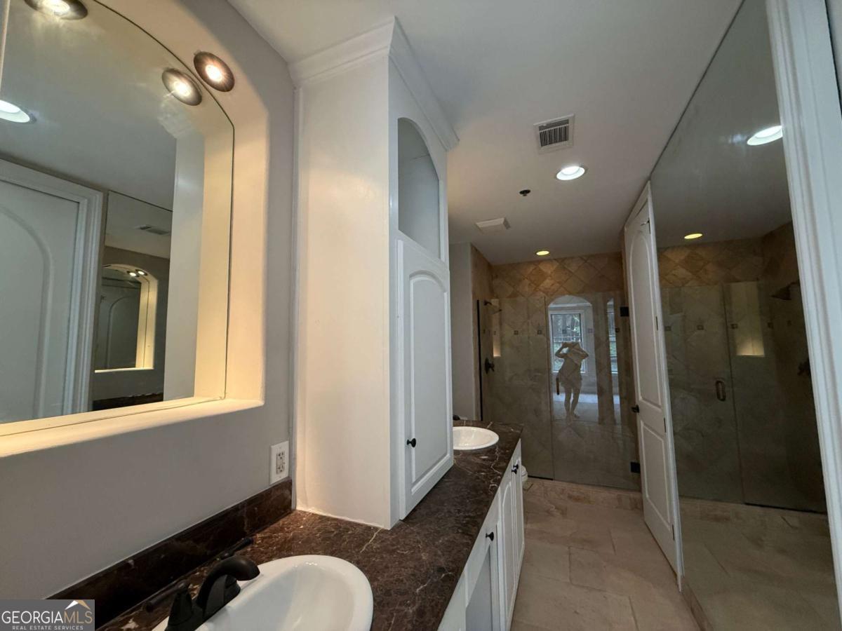 2255 Peachtree Road Ne # 322 Property Photo 15