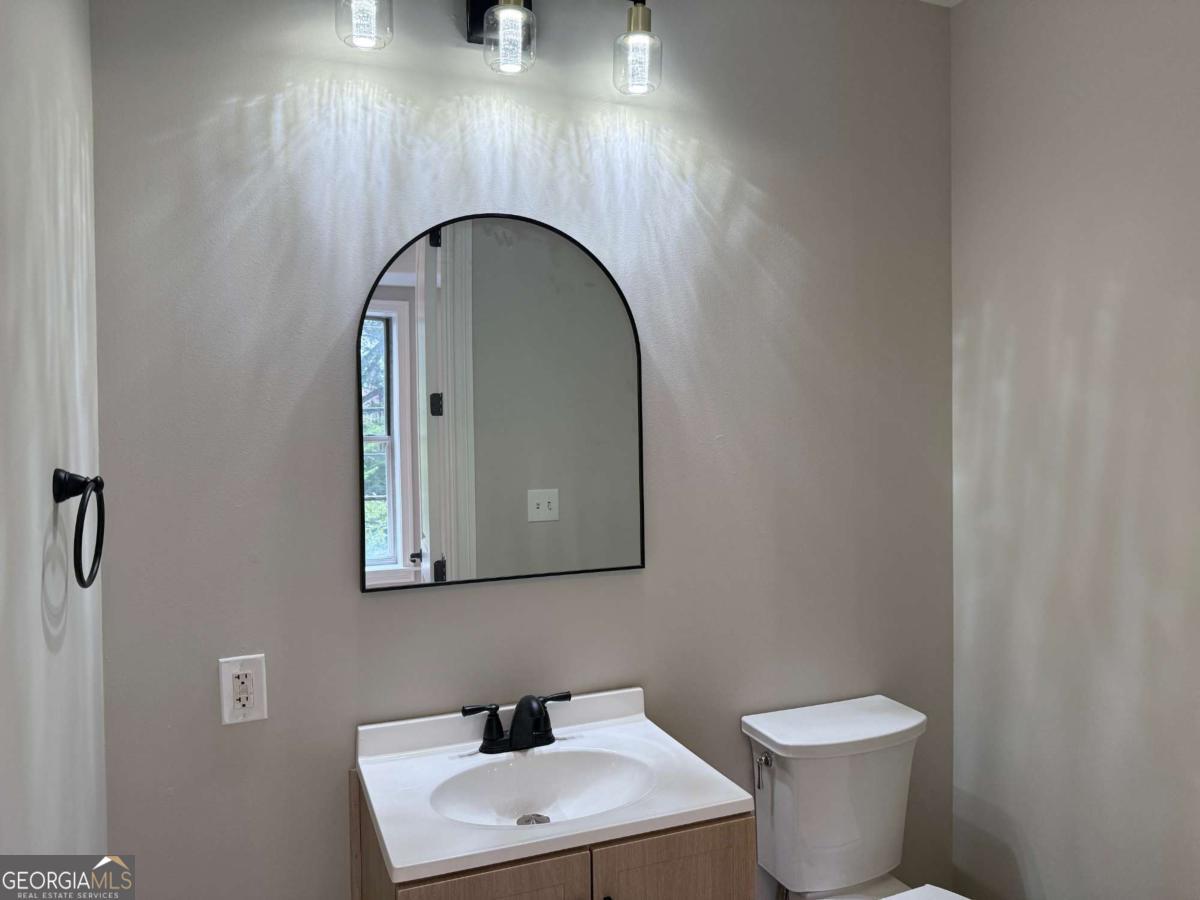 2255 Peachtree Road Ne # 322 Property Photo 18
