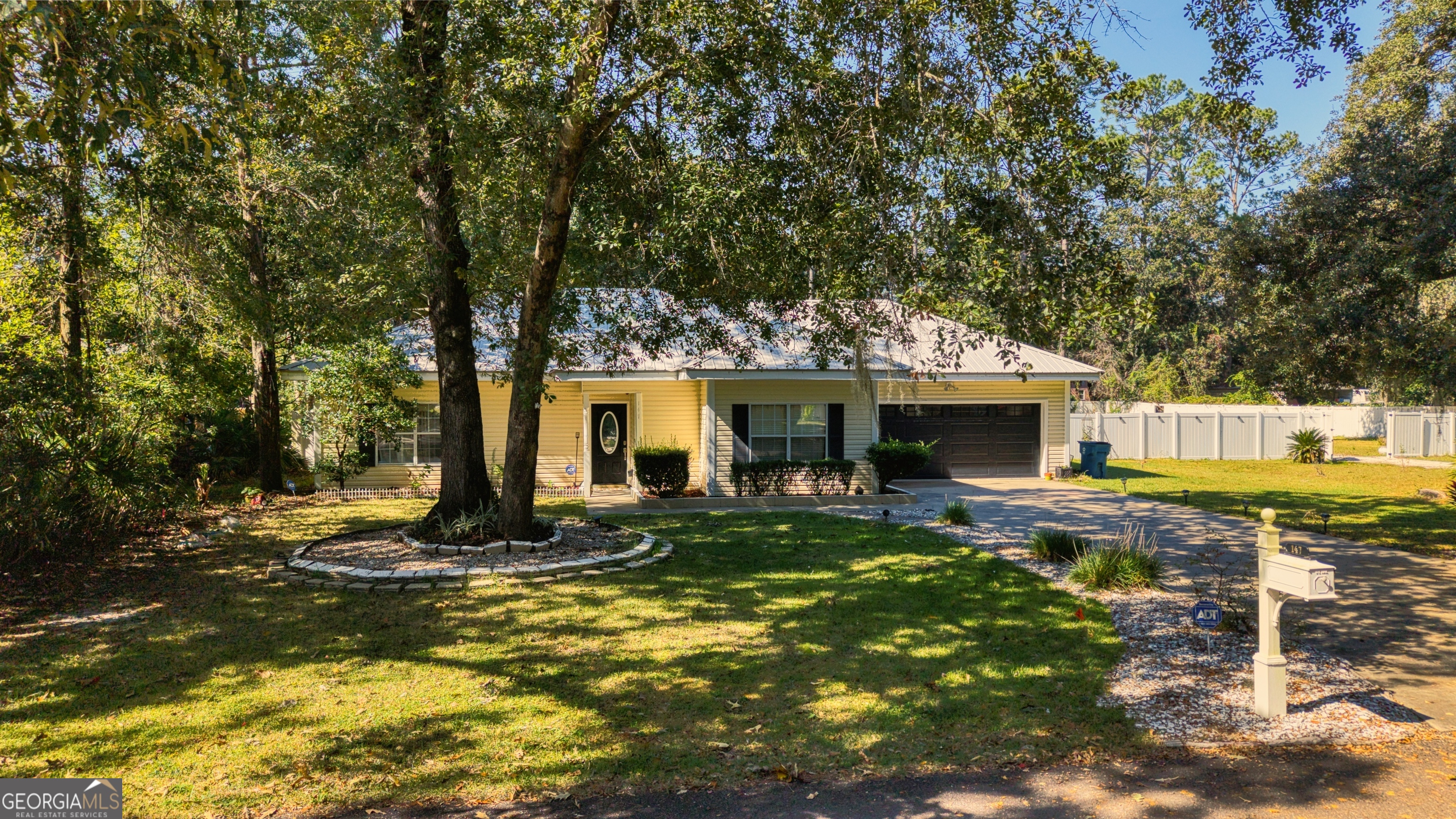 147 Colonial Way Property Photo 1