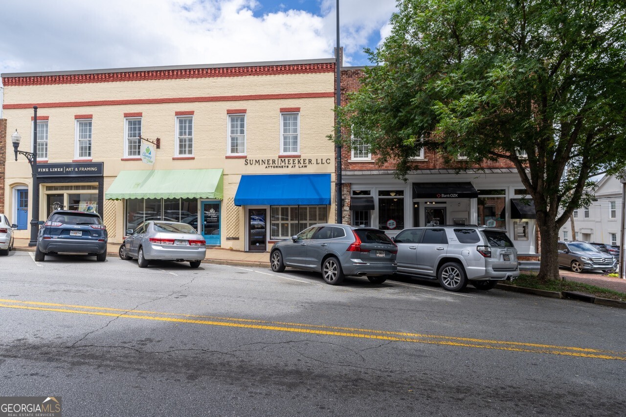 10 E Broad Street Property Photo 1