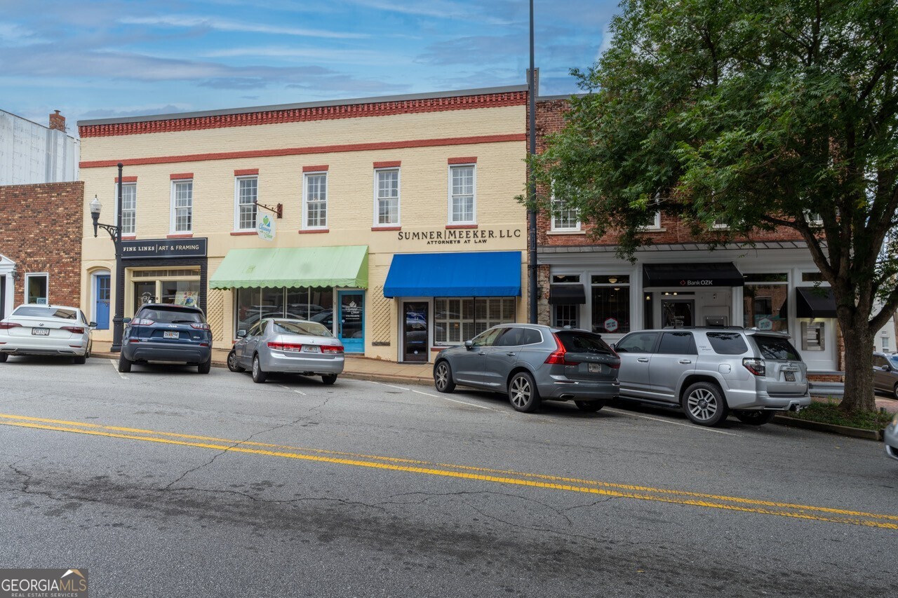 10 E Broad Street Property Photo 2