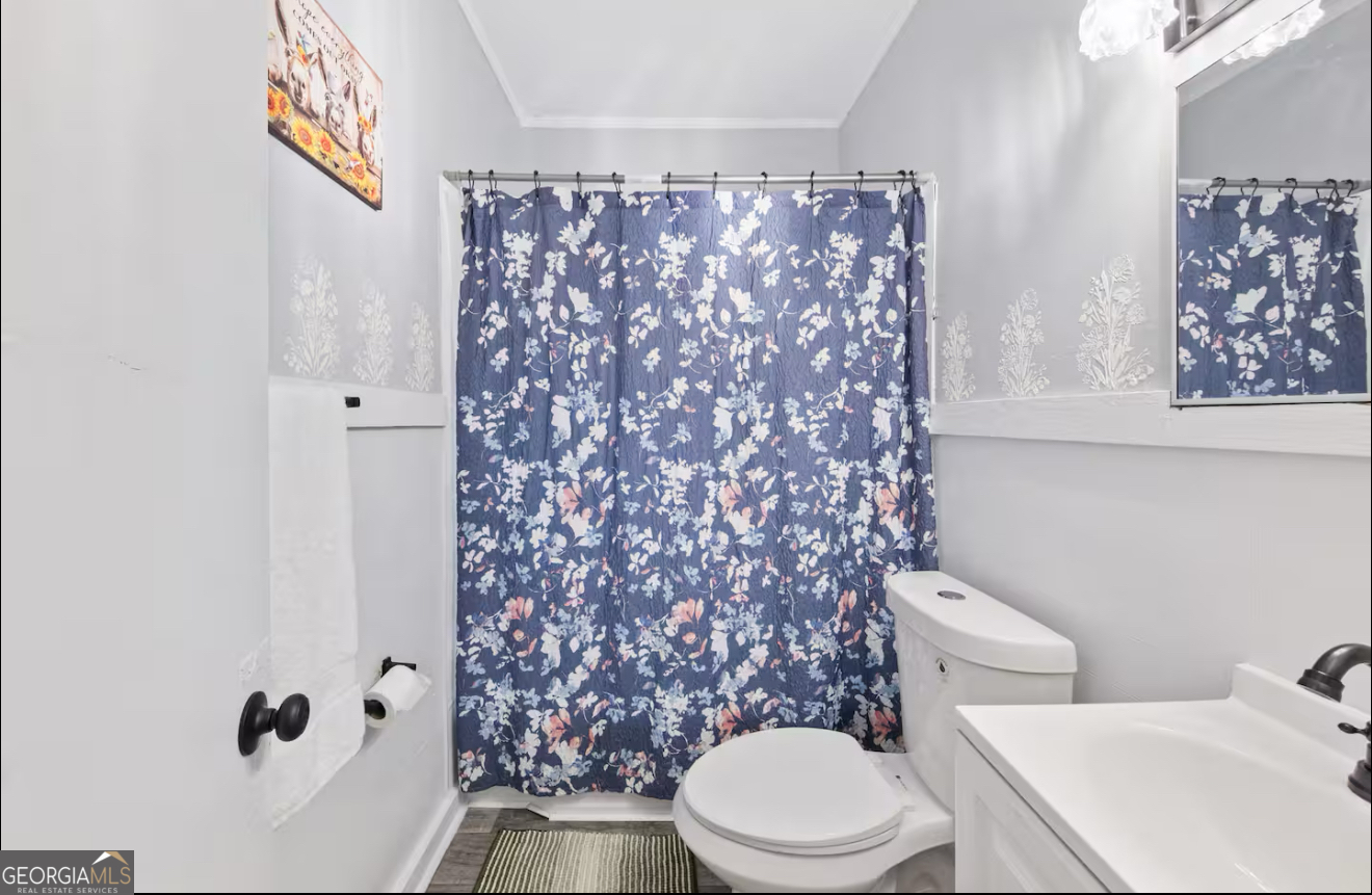 863 Richmond Street Property Photo 7