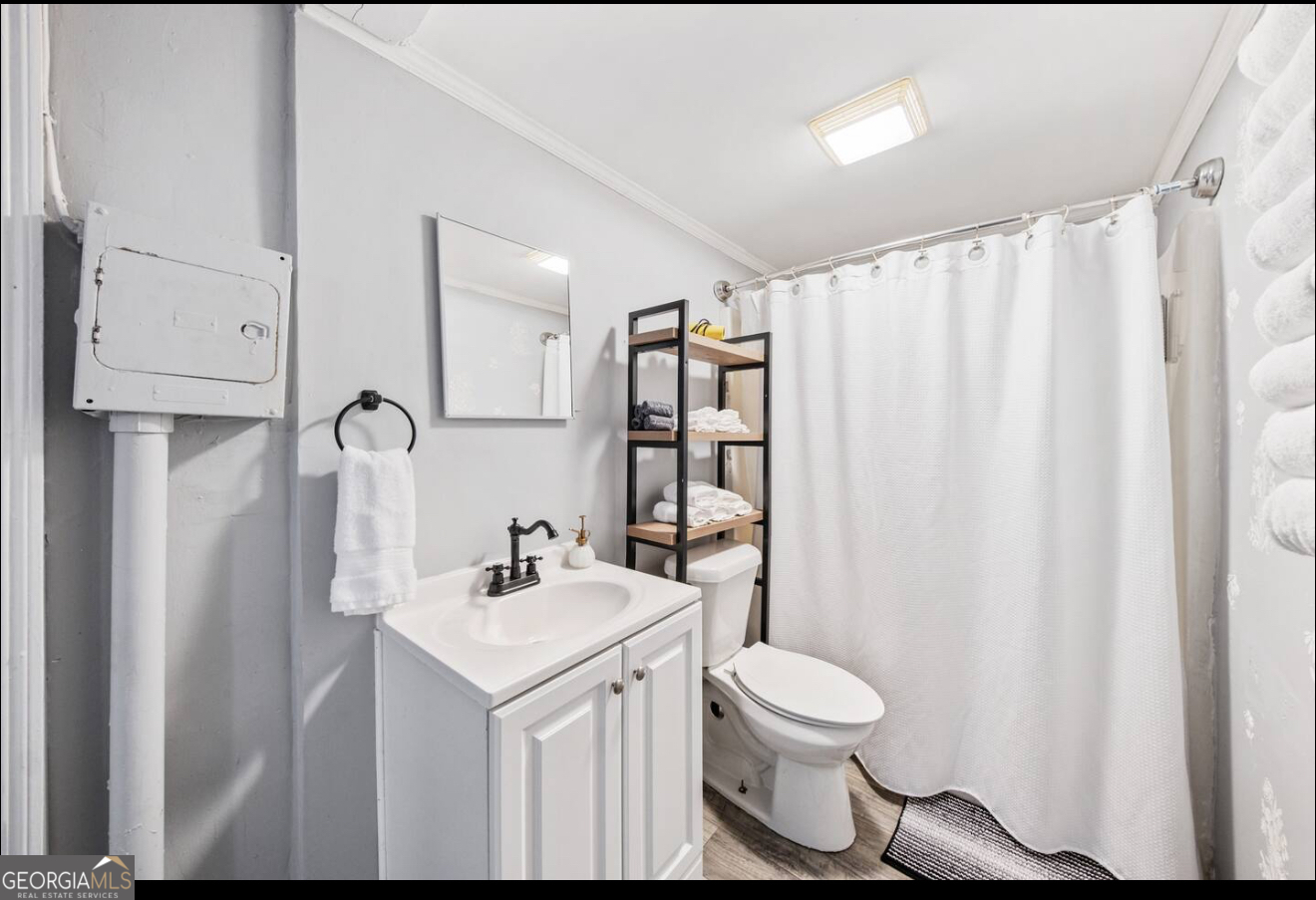 863 Richmond Street Property Photo 8