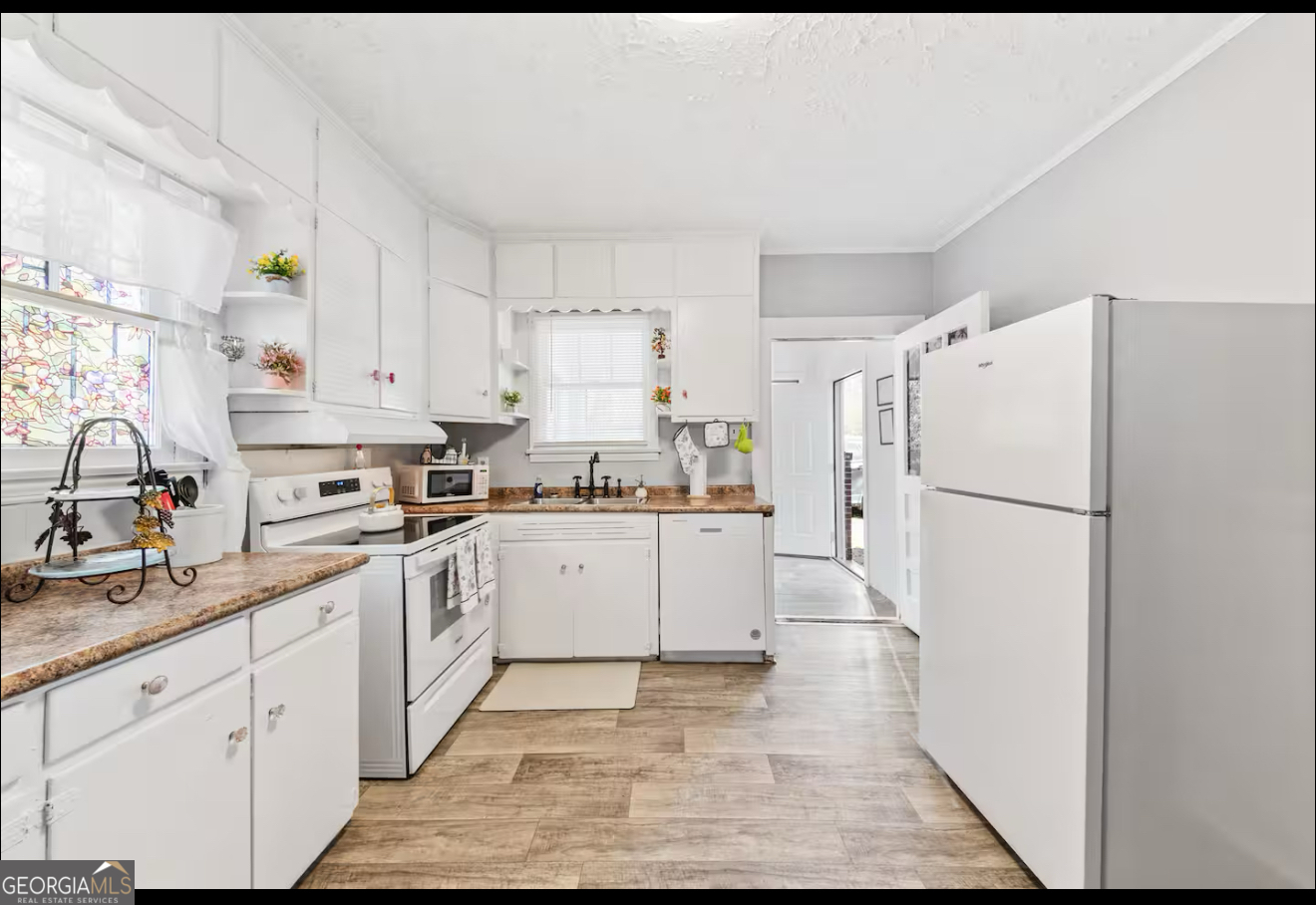 863 Richmond Street Property Photo 12