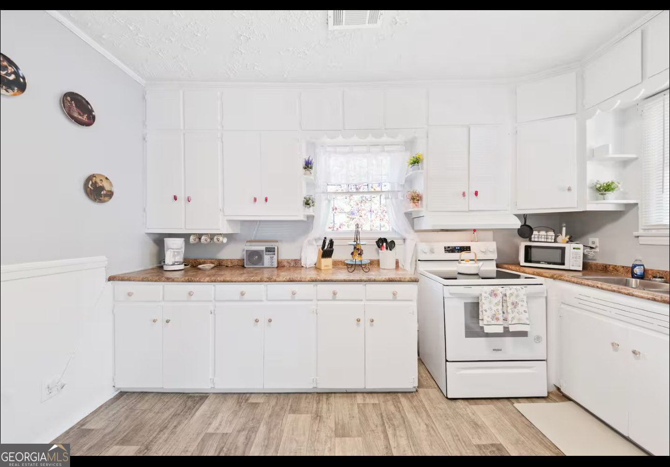 863 Richmond Street Property Photo 13