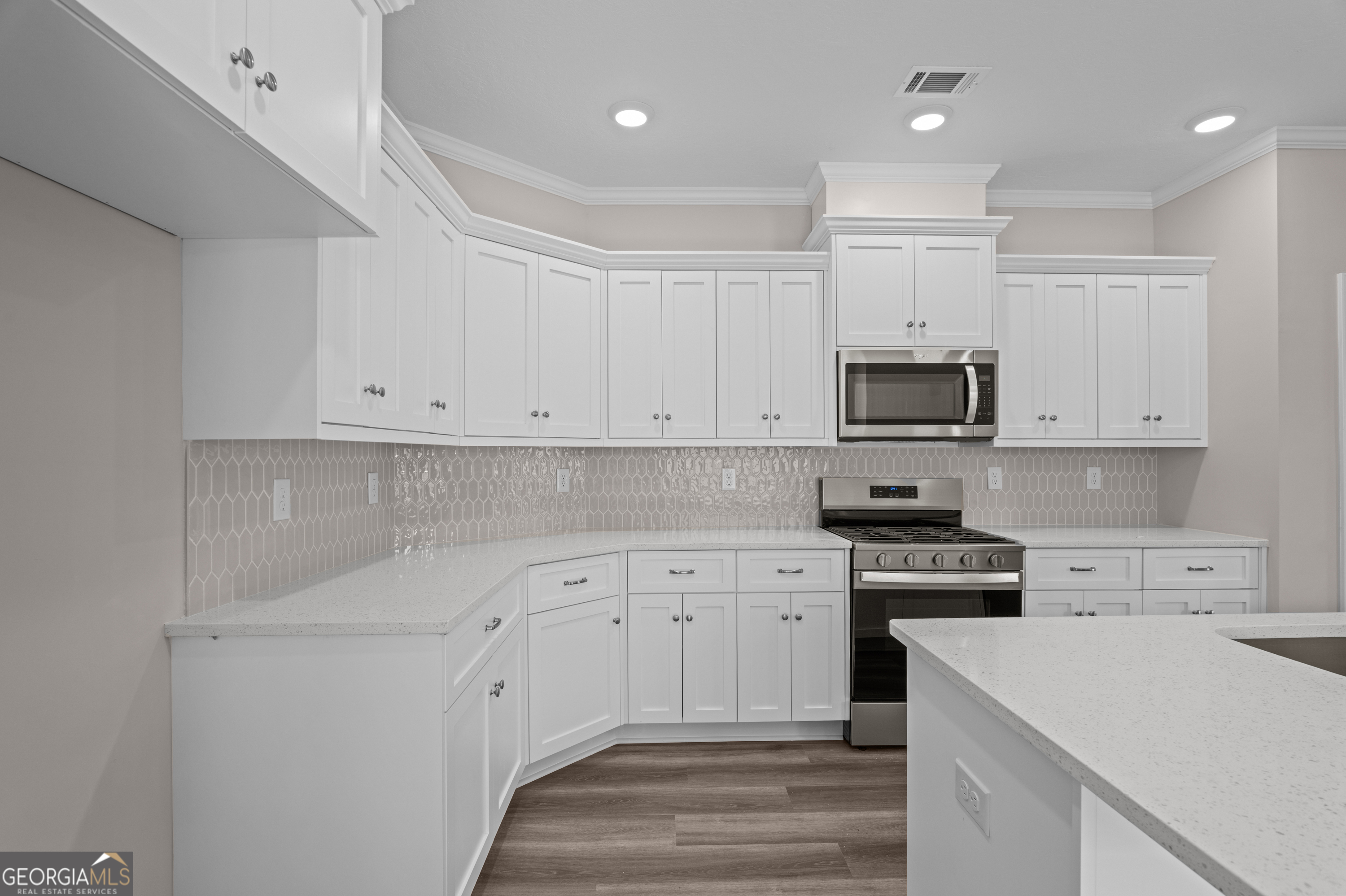 214 Dublin Loop Property Photo 5