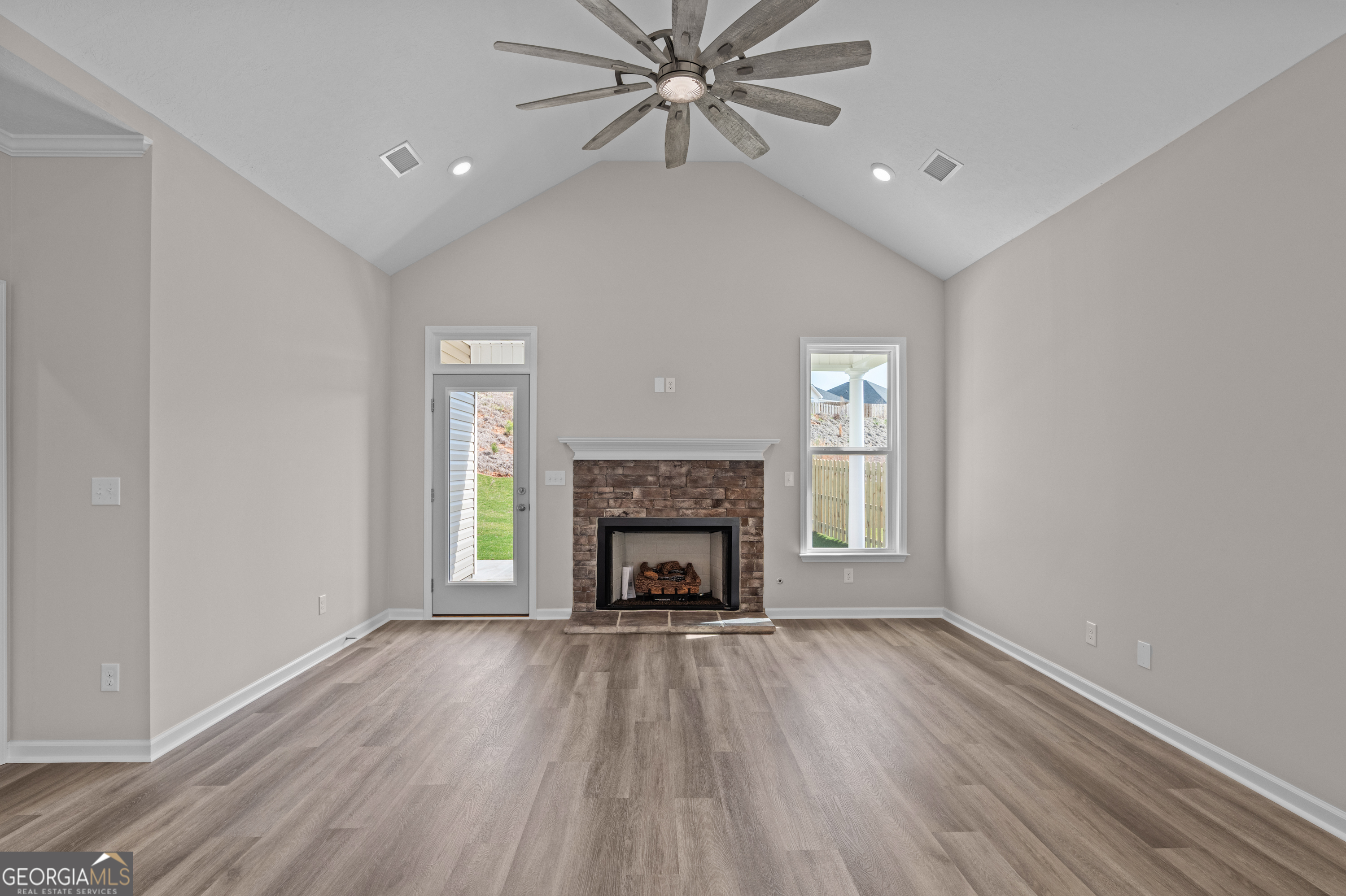 214 Dublin Loop Property Photo 10