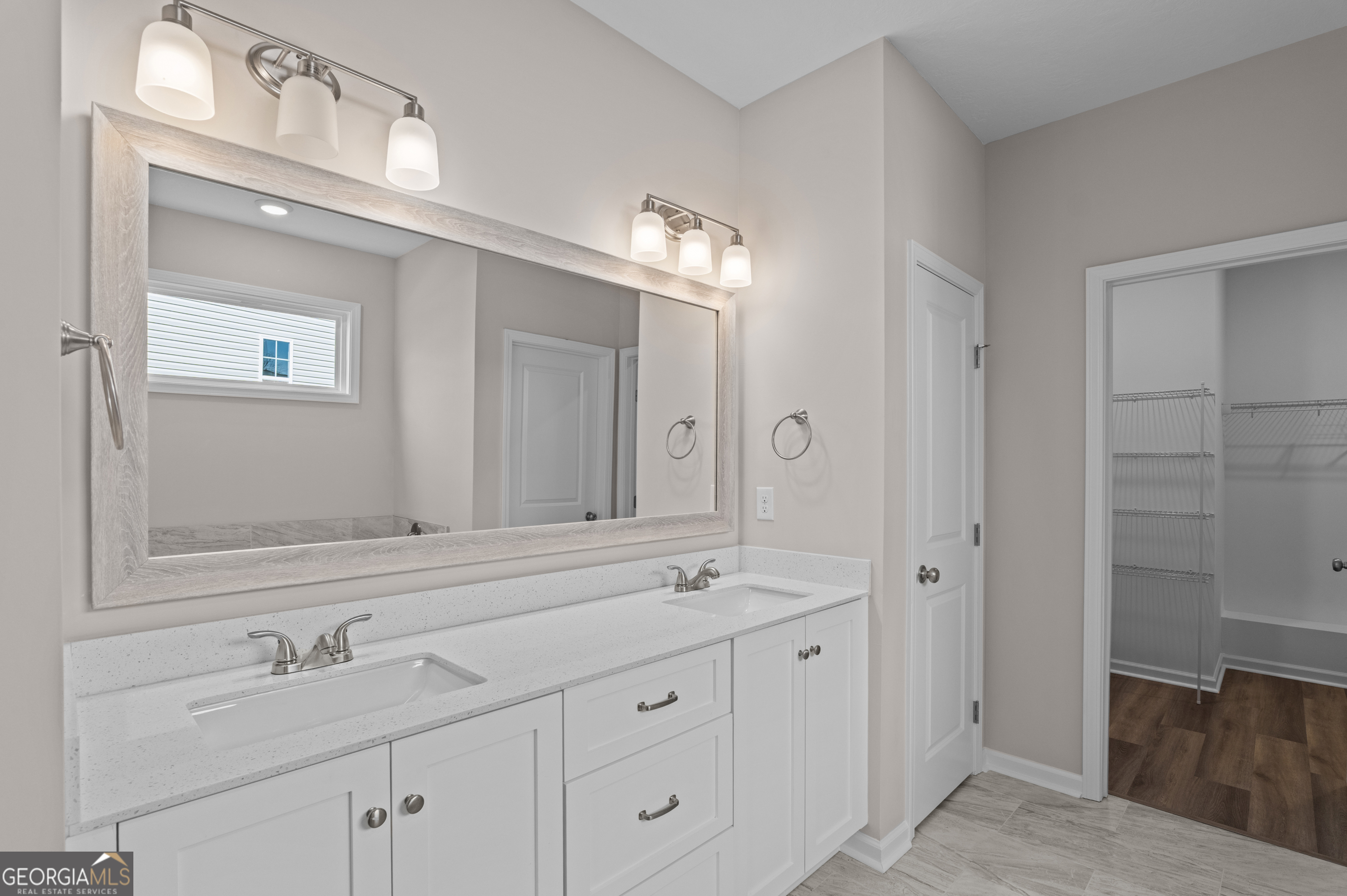 214 Dublin Loop Property Photo 17