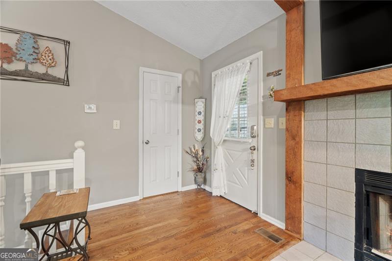 816 Mulligan Way Property Photo 7