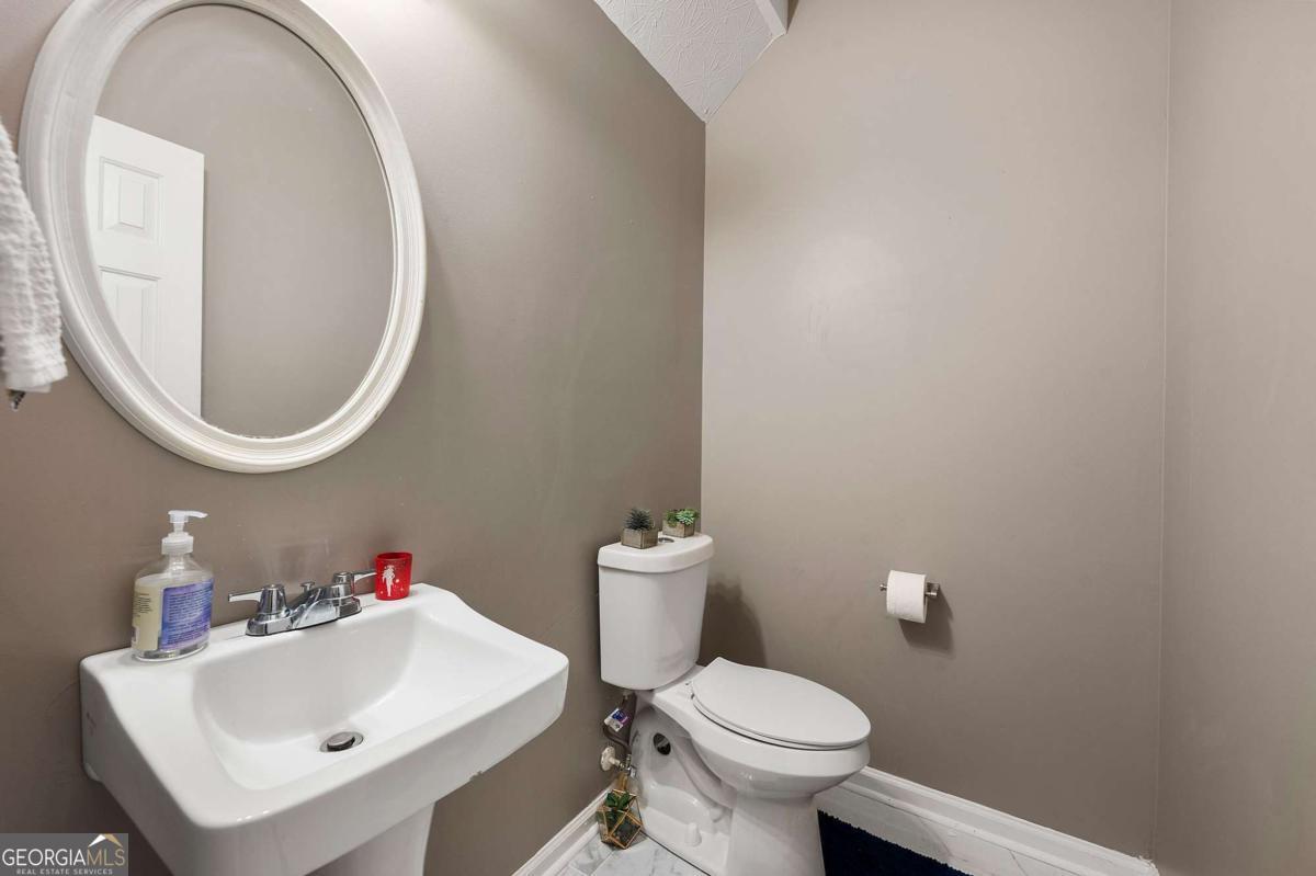 1552 Eastern Sunrise Lane Property Photo 4