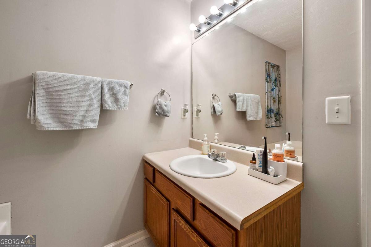 1552 Eastern Sunrise Lane Property Photo 17