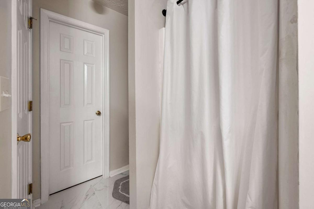 1552 Eastern Sunrise Lane Property Photo 19