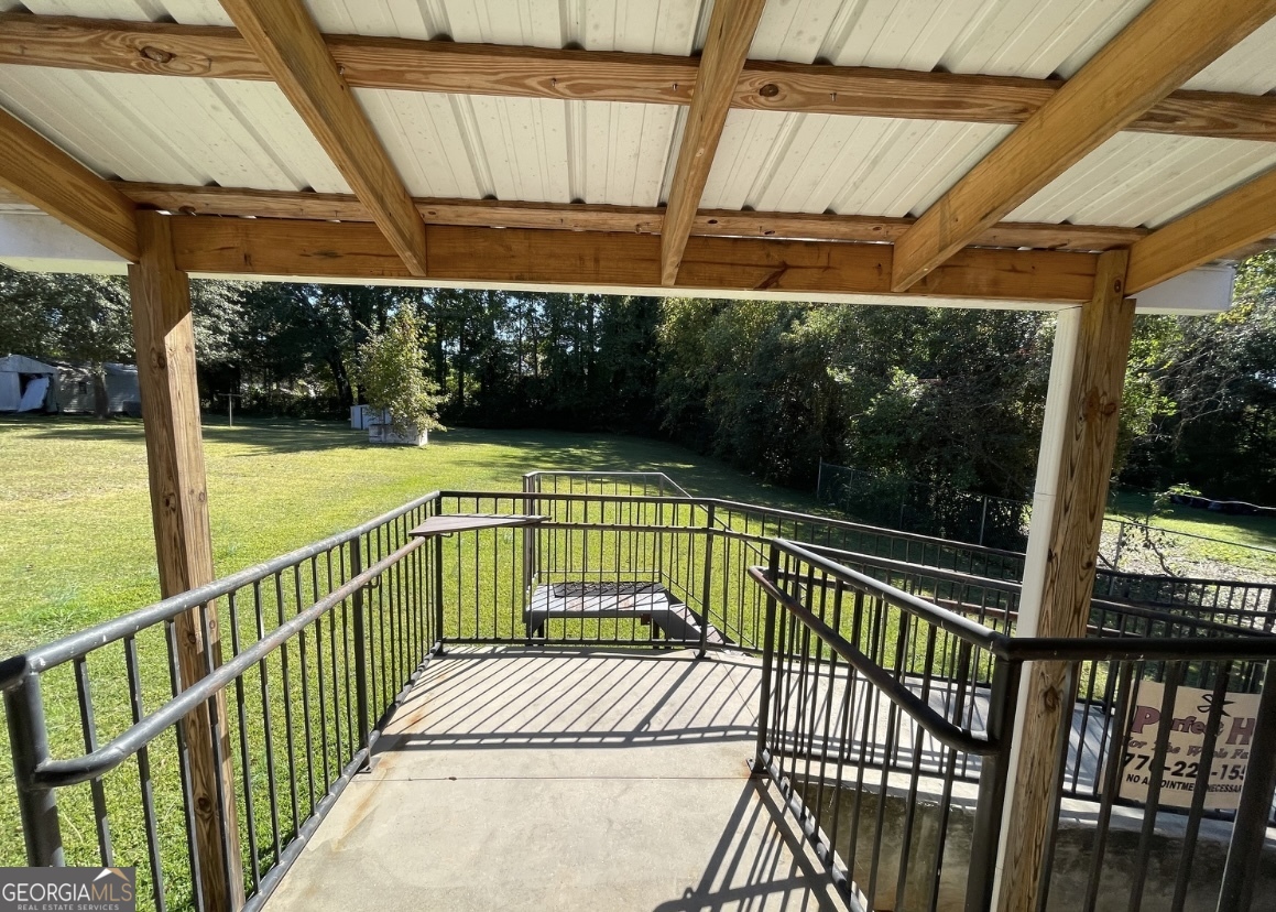 240 Airport Road Property Photo 3