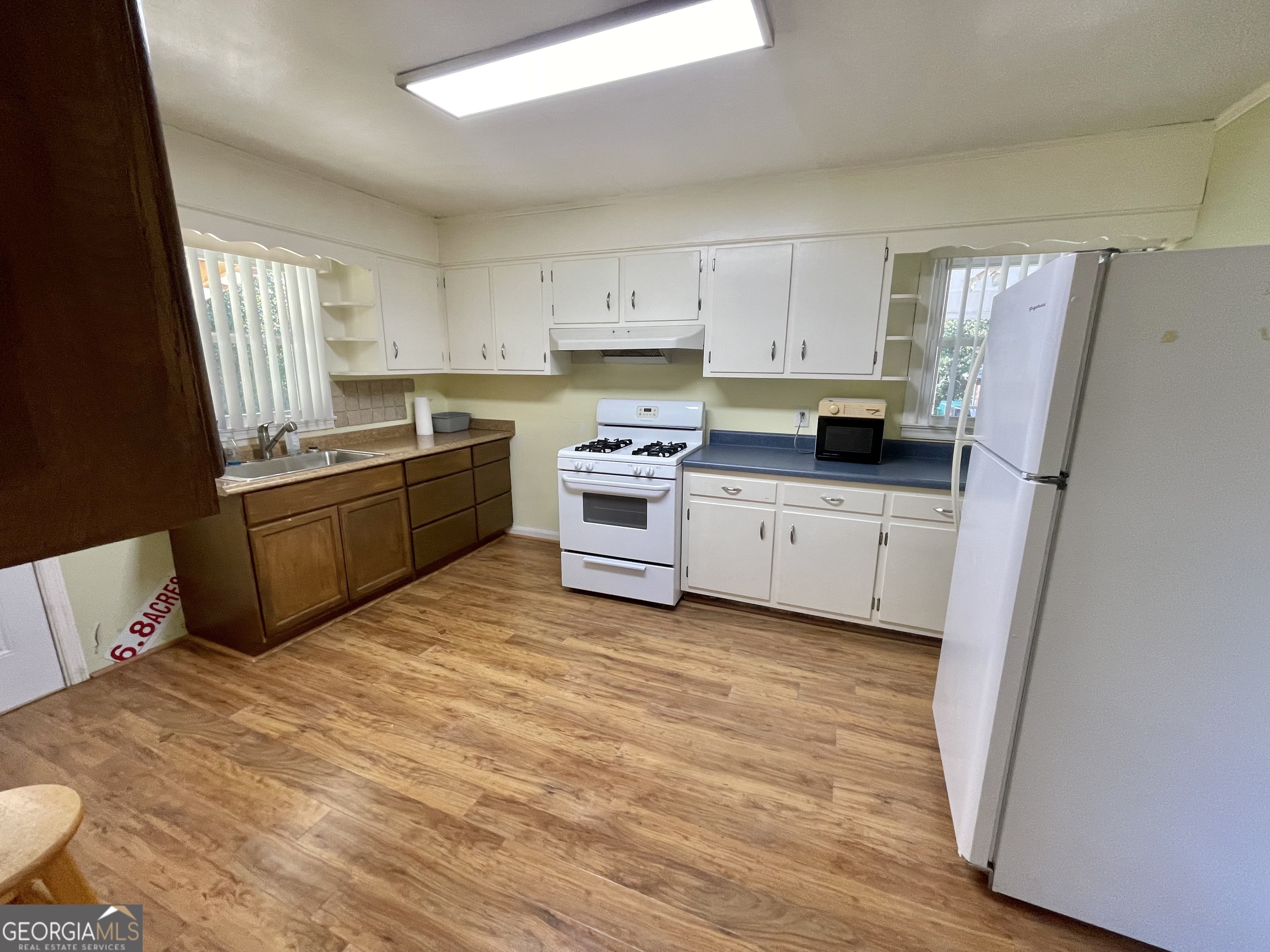 240 Airport Road Property Photo 14