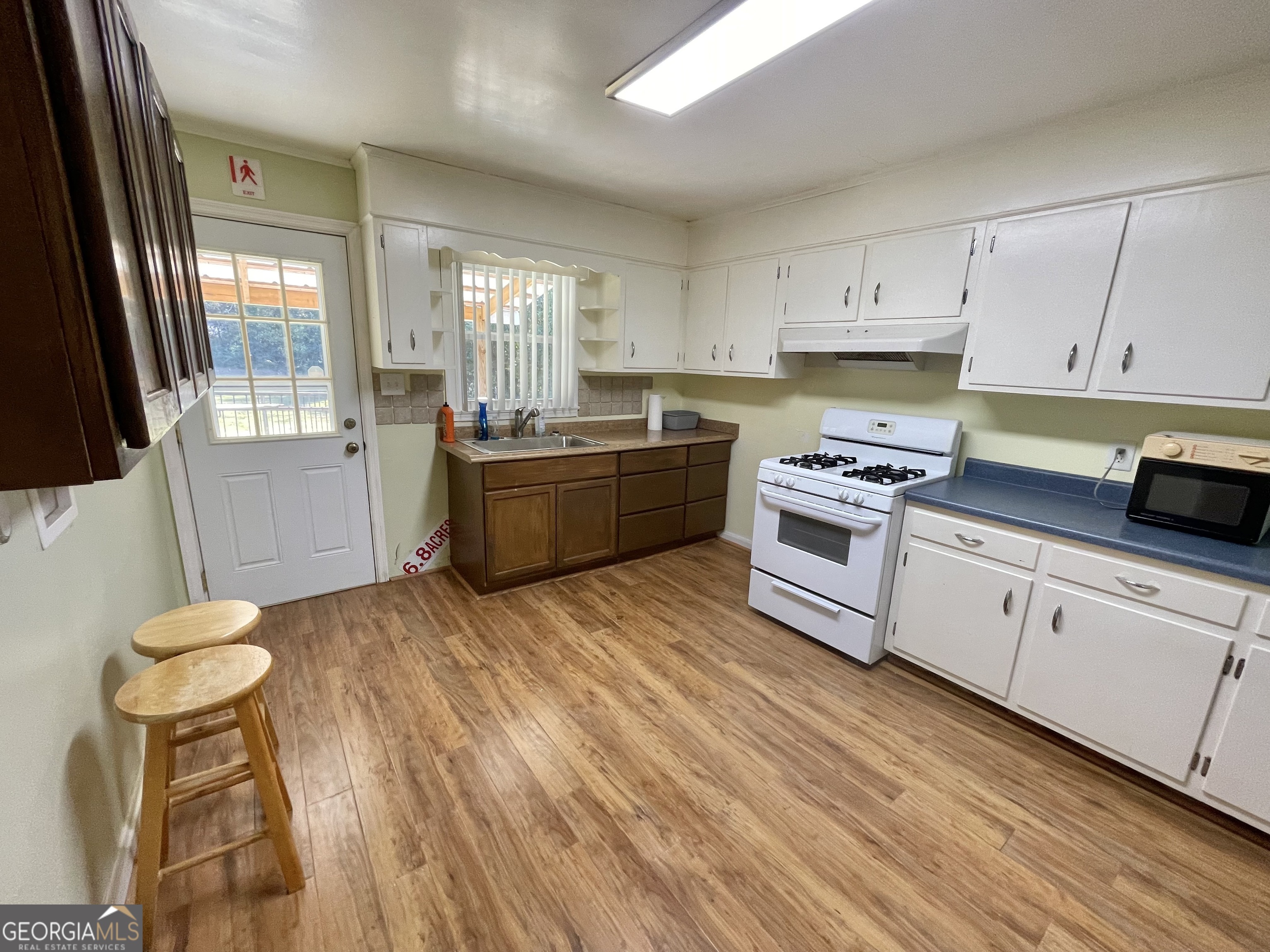 240 Airport Road Property Photo 15
