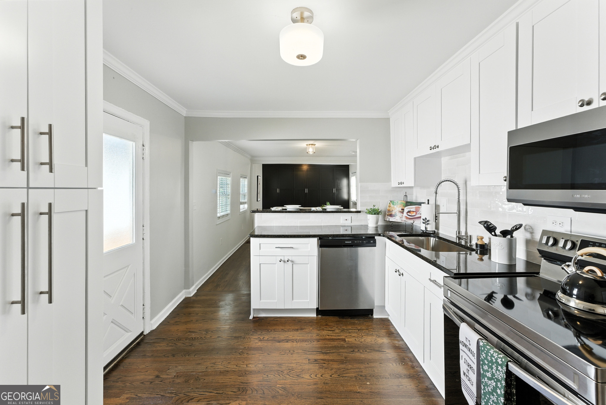 1411 Mercer Avenue Property Photo 2