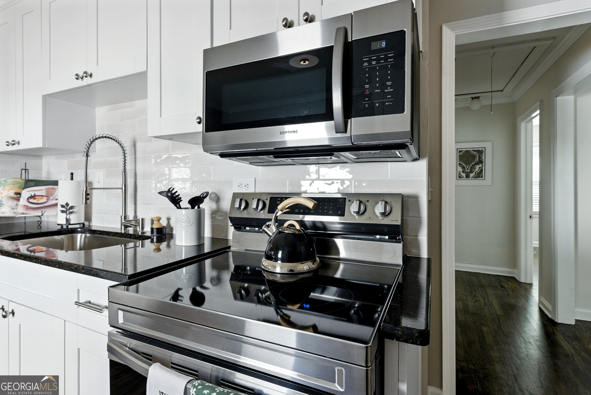 1411 Mercer Avenue Property Photo 3