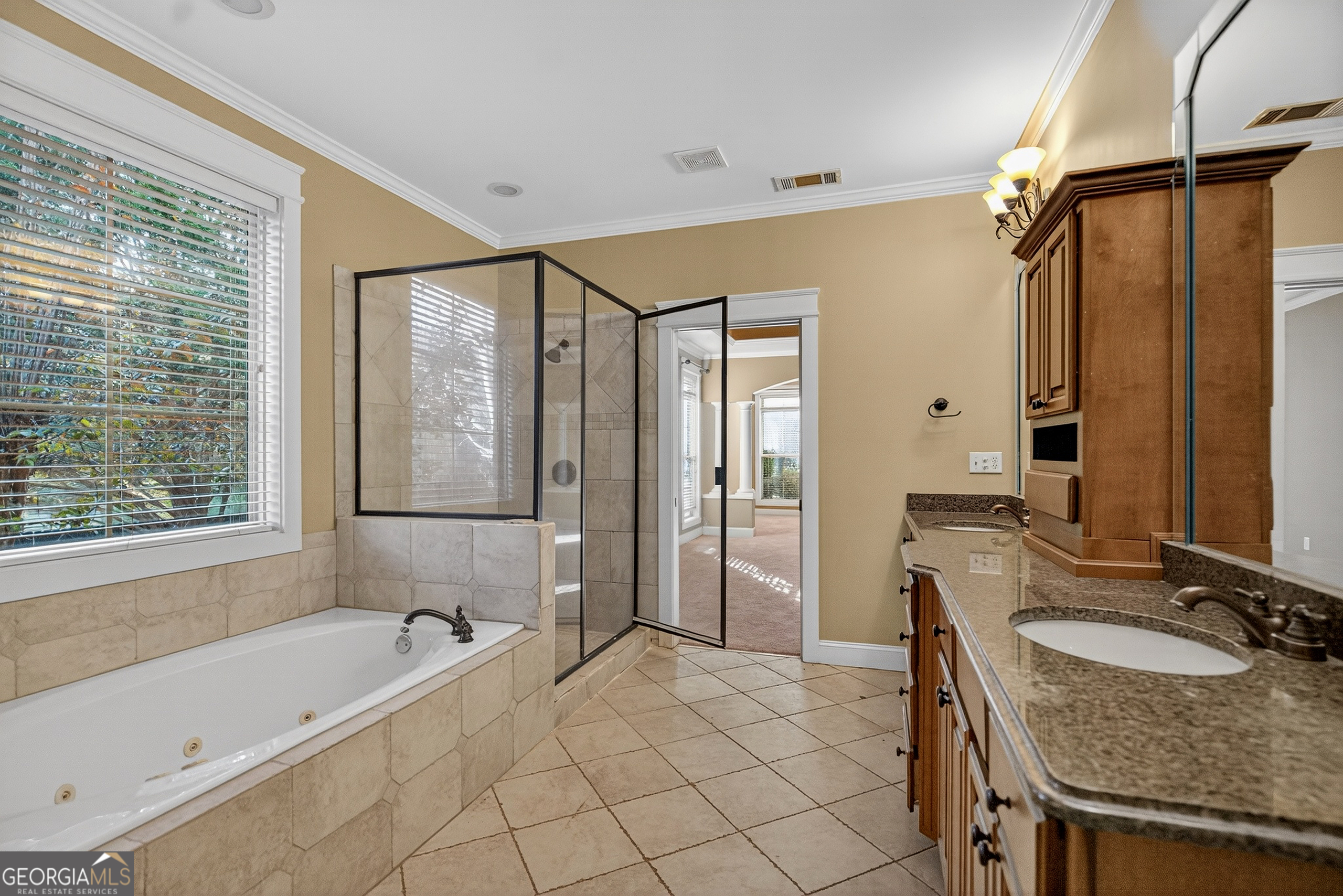 101 Riverbluff Drive Property Photo 11