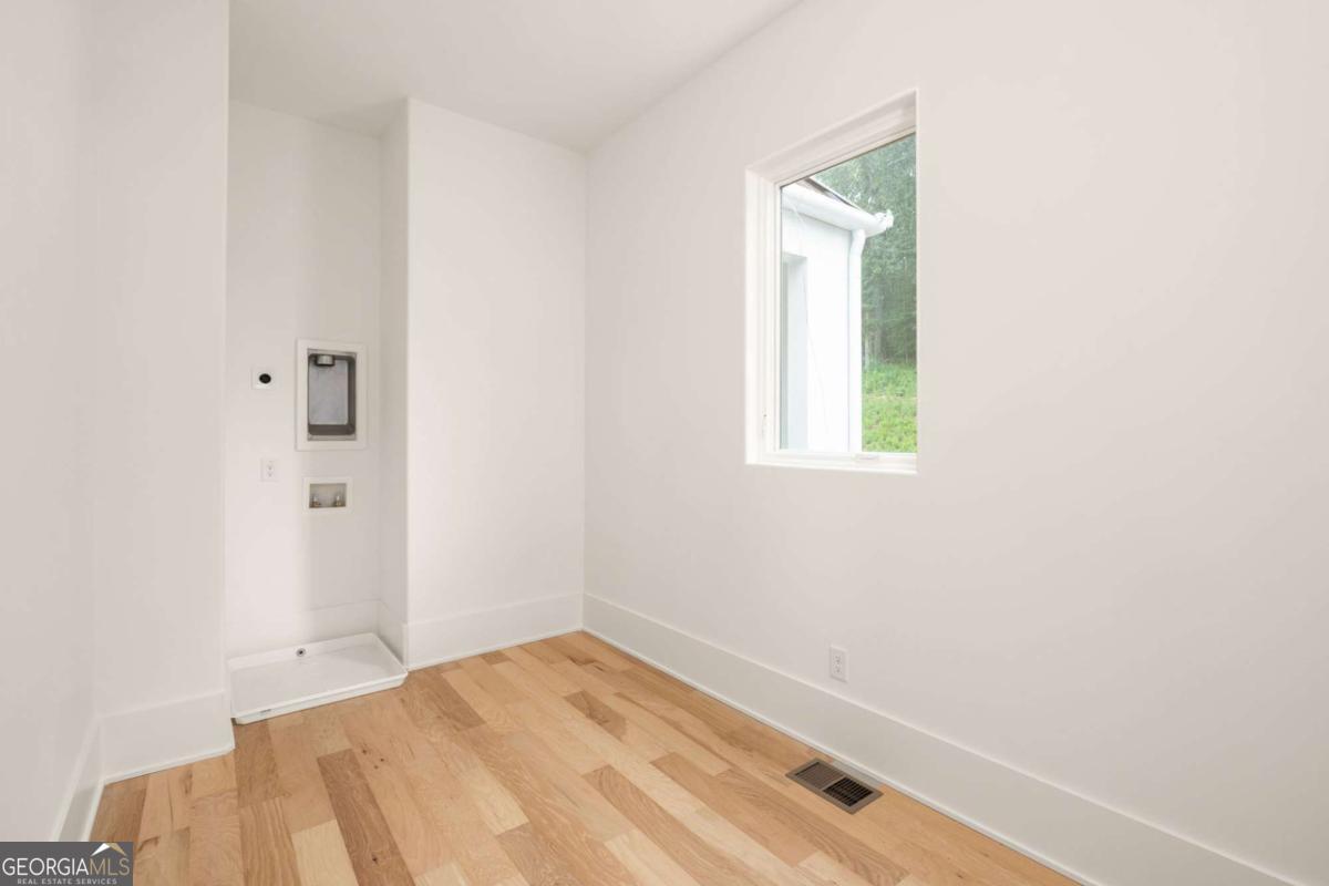 1064 Lupo Loop Property Photo 23